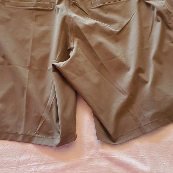 Kuhl Kuhl Freeflex 8" inseam Sage Zip Pockets Sz. XL Shorts NWT Size 36" / US 14 / IT 50 - 3 Thumbnail