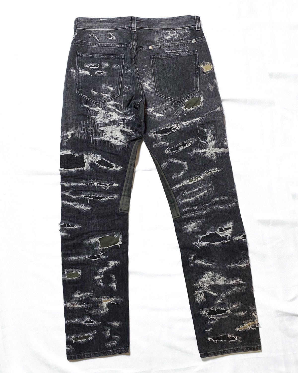 Givenchy GIVENCHY DESTROYED BORO REPAIRED JEANS Size US 32 / EU 48 - 4 Thumbnail