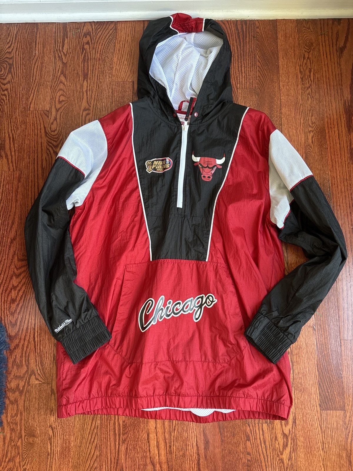 Mitchell & Ness Vintage Chicago Bulls 1996 NBA Finals Windbreaker Size US L / EU 52-54 / 3 - 1 Thumbnail