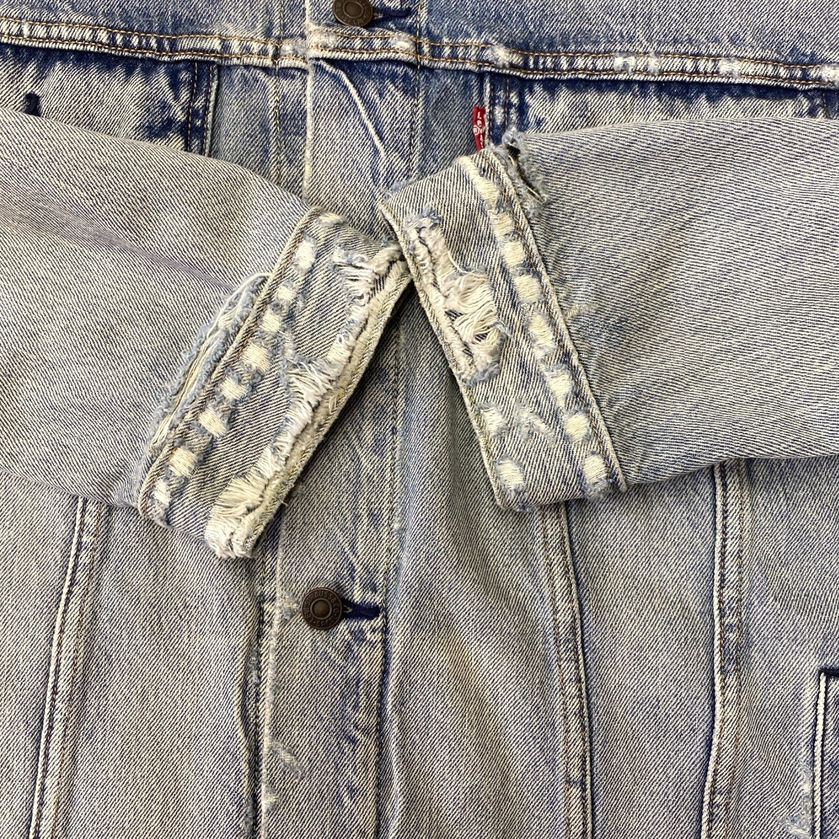 Levi's Levi's Trucker Denim Jacket 2XL Light Wash Distressed Men Jeans Jacket Size US XXL / EU 58 / 5 - 5 Thumbnail