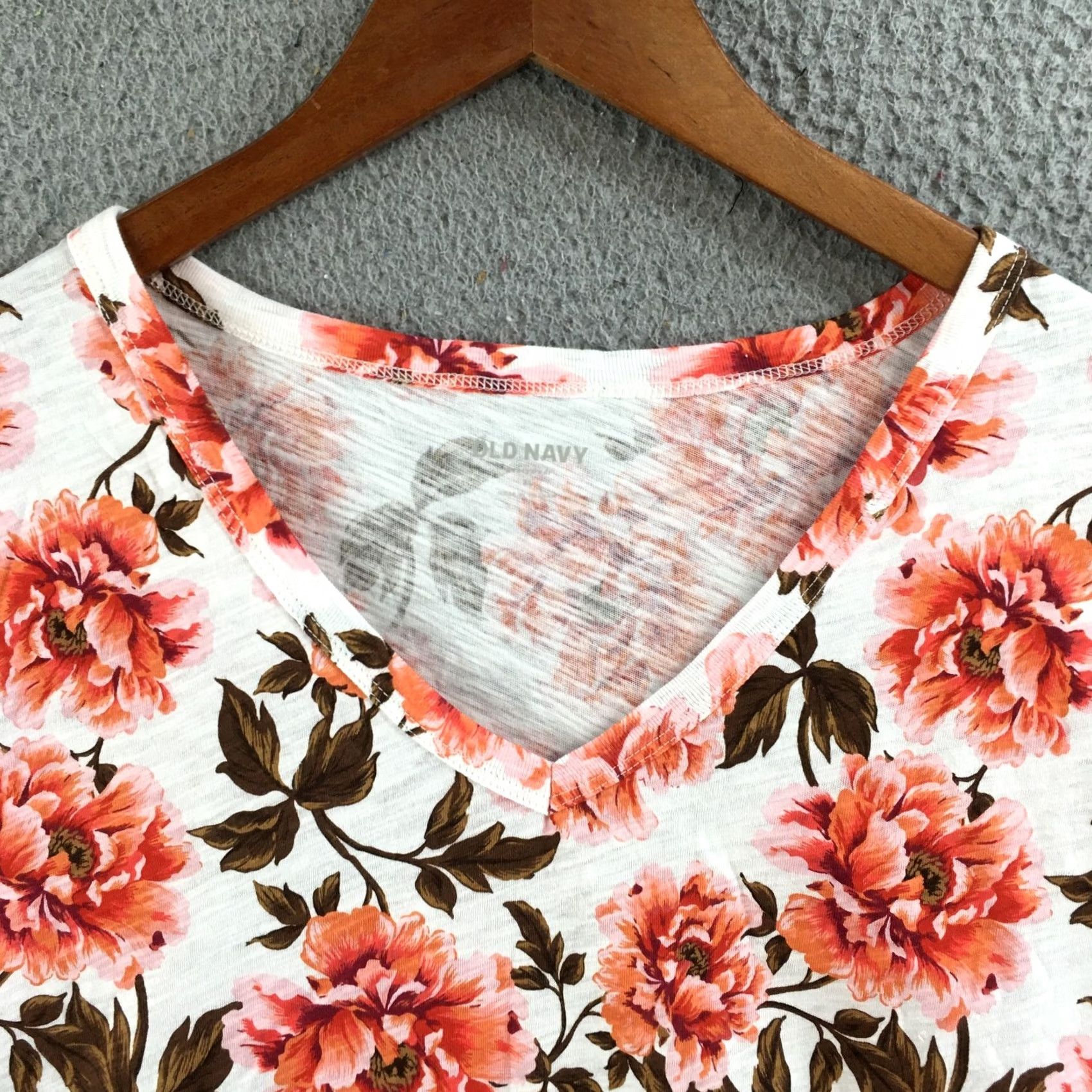 Old Navy Old Navy Floral Print V-Neck Short Sleeve Tee Women XL Multicolor T-Shirt NEW Size XL / US 12-14 / IT 48-50 - 3 Thumbnail