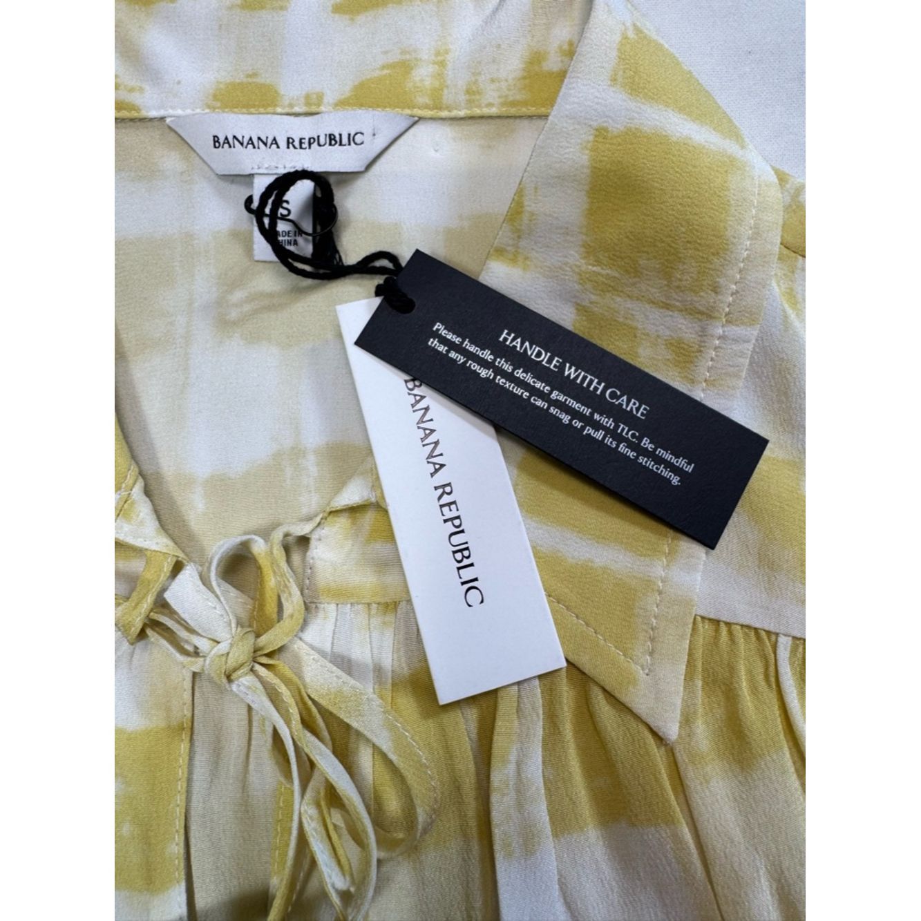 Banana Republic NWT New $150 Banana Republic 100% Silk Matte Tie-Front Yell Size S / US 4 / IT 40 - 7 Thumbnail