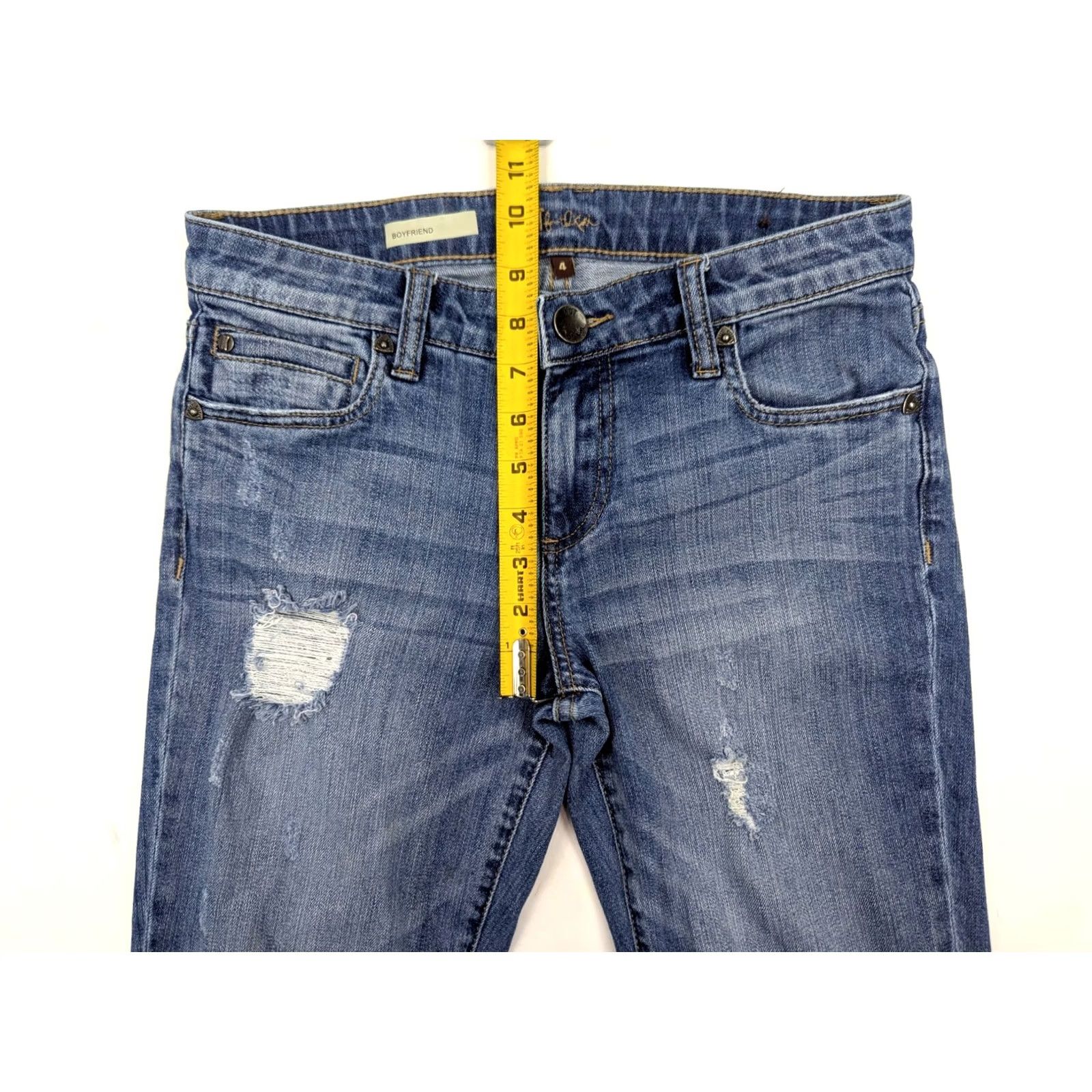 Vintage KUT from the Kloth Catherine Boyfriend Jeans Women 4 Blue Distressed 30x29 Regular Rise Mid 5-Pocket Denim Cotton Blend Spandex Size 27" / US 4 / IT 40 - 5 Thumbnail