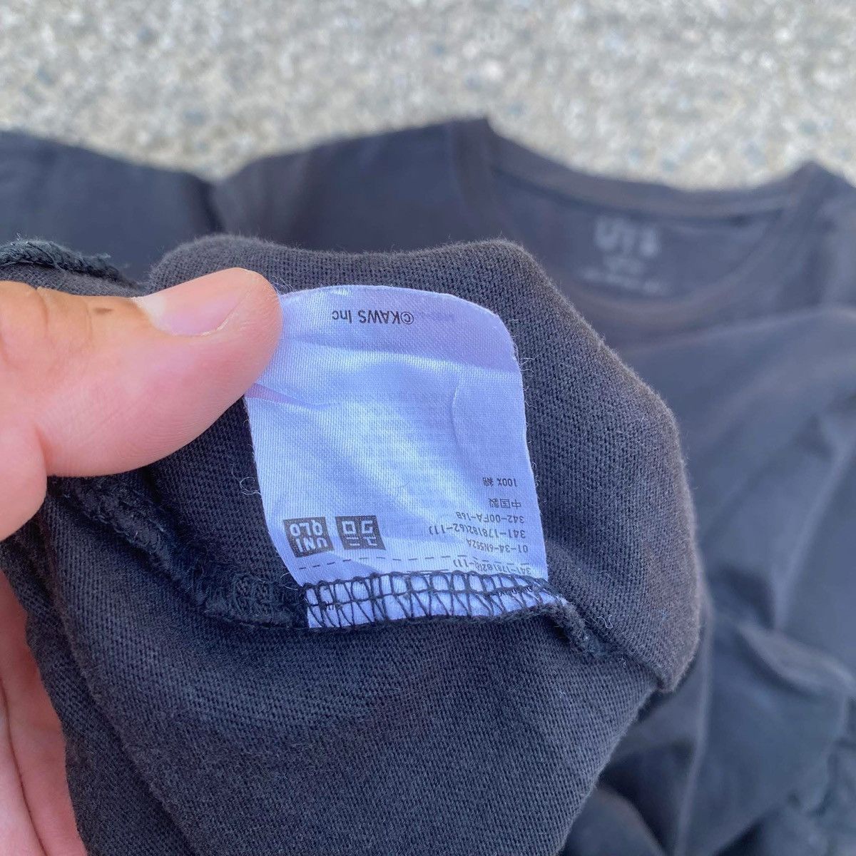 Uniqlo RARE ‼️ Kaws Size US M / EU 48-50 / 2 - 4 Thumbnail
