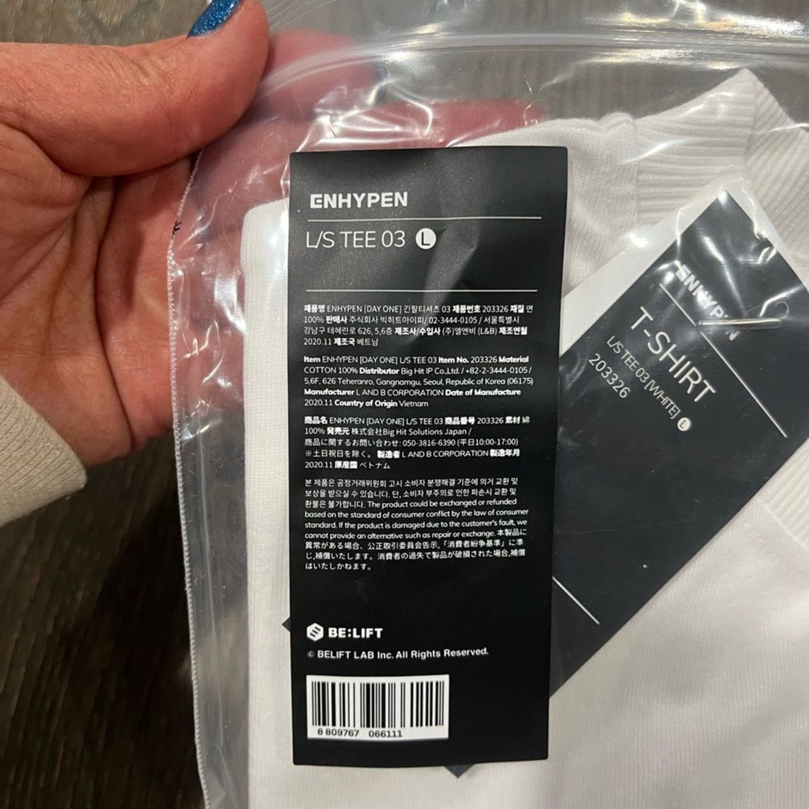 Other NWT Enhypen Band Dawn Dusk White Long Sleeve T-Shirt Size L Size US L / EU 52-54 / 3 - 4 Thumbnail