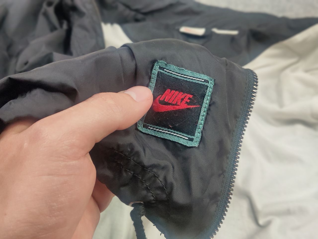 Nike Vintage 90's NIke Inc USa Track Top Zip Nylon Jacket Retro Size US L / EU 52-54 / 3 - 13 Thumbnail