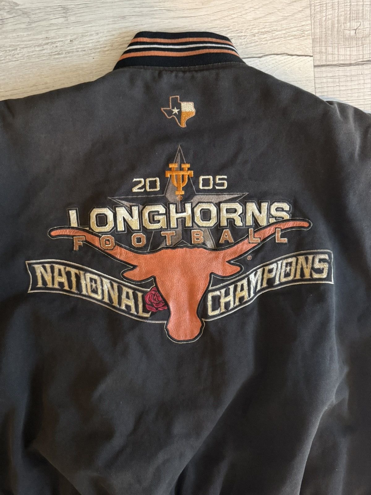 JH Design Longhorns 2005 National Championship Jacket Size US XL / EU 56 / 4 - 11 Thumbnail