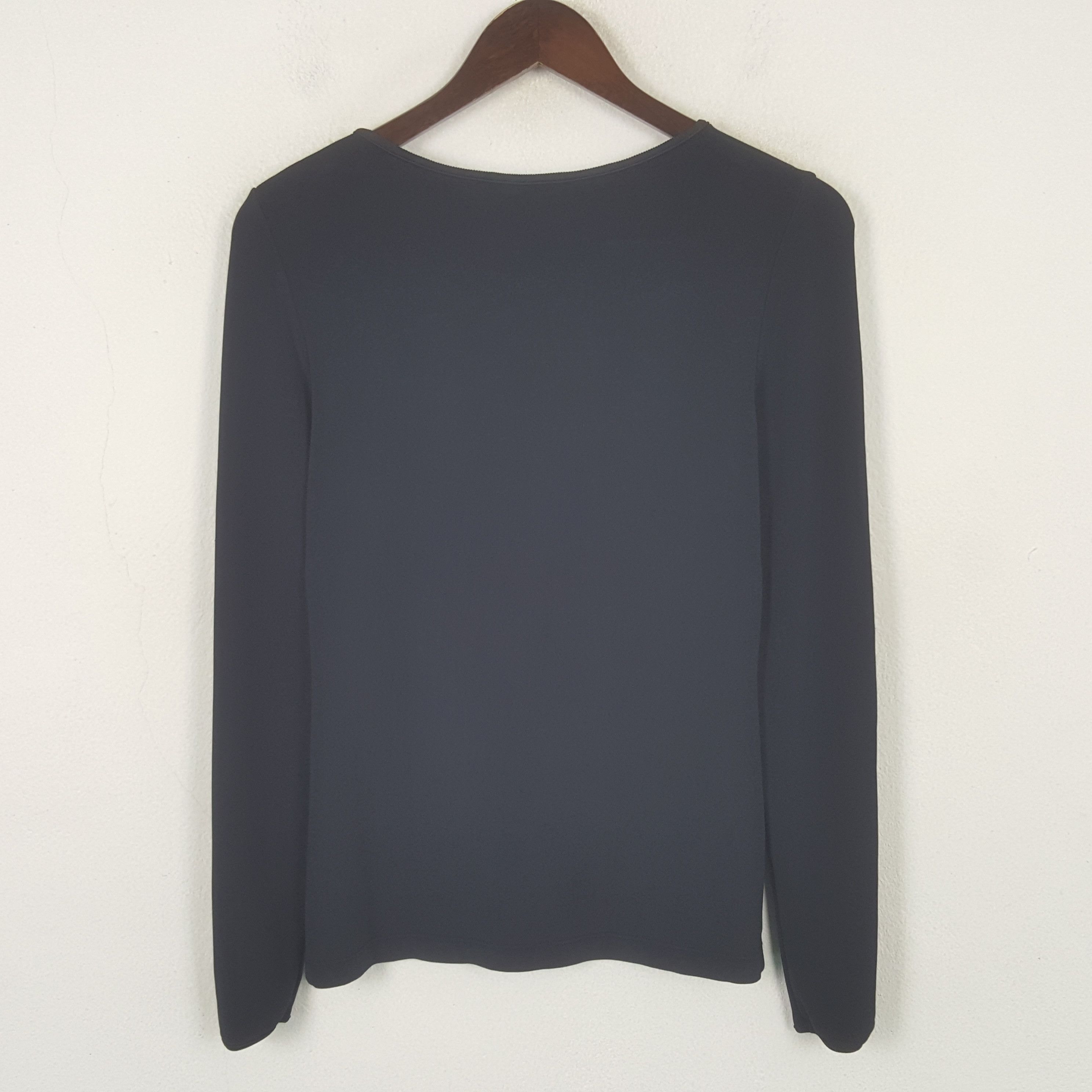 Prada Vintage Prada Plain Women Tshirt Size S / US 4 / IT 40 - 2 Thumbnail