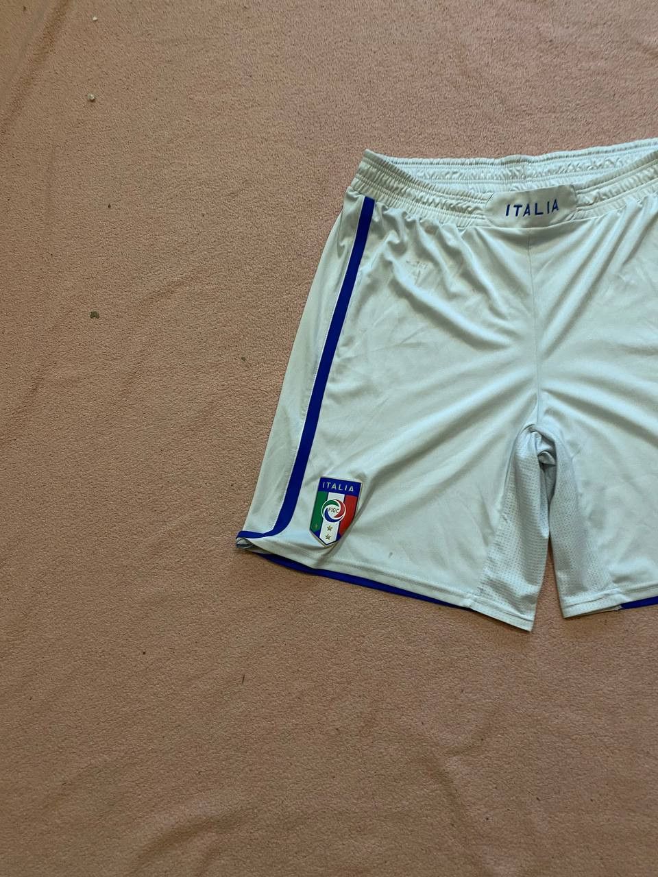 Puma Y2K white logo shorts Puma Vintage Size US 34 / EU 50 - 7 Thumbnail