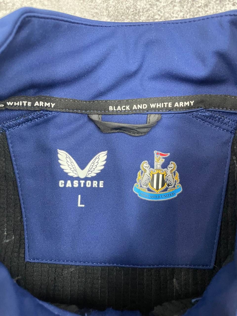 Castore Castore Newcastle United Men Sleeveless Training Vest Blue Size US L / EU 52-54 / 3 - 5 Thumbnail