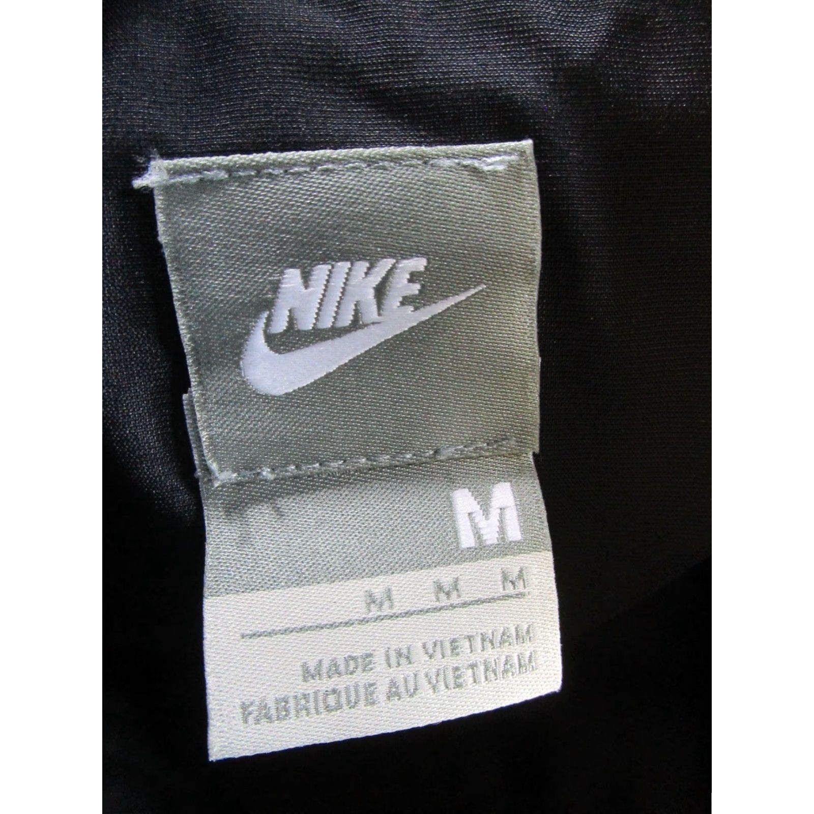 Nike VINTAGE Nike Jacket Mens Large Black Red Running Full Zip Size US L / EU 52-54 / 3 - 3 Thumbnail