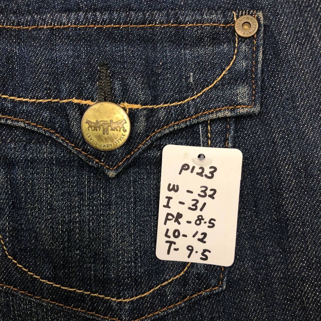 Levi's P123 LEVI'S LADY STYLE FLARED DENIM Size 30" / US 8 / IT 44 - 10 Thumbnail