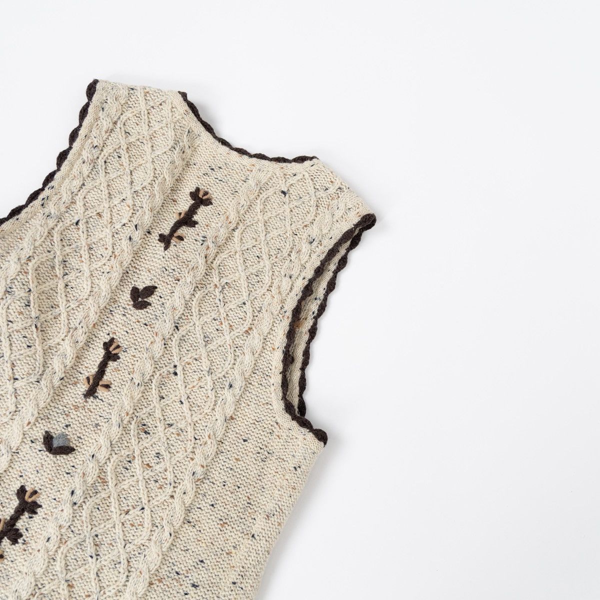 Vintage Vintage Womens Beige Knit Vest Button Front Cable Knit Boho Size M / US 6-8 / IT 42-44 - 4 Thumbnail