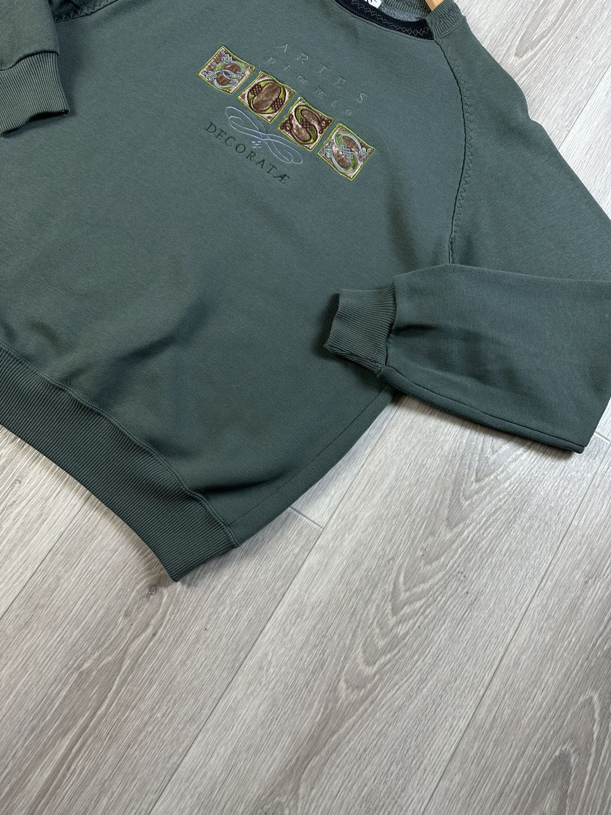 Hugo Boss × Vintage Vintage Hugo Boss Sweatshirt Crewneck Boxy Big Logo Size US L / EU 52-54 / 3 - 6 Thumbnail