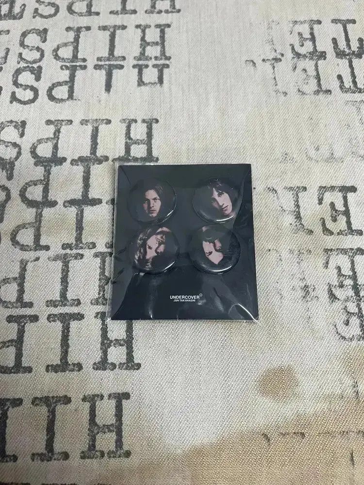 Undercover Undercover 23SS Pink Floyd "Dark side of the moon" Pins Se Size ONE SIZE - 4 Thumbnail