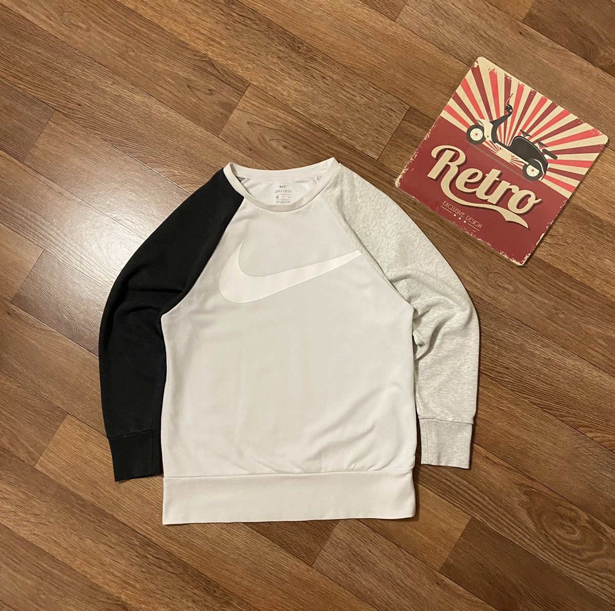 Nike × Vintage Vintage Nike Big Logo Crewneck Sweatshirt Size US S / EU 44-46 / 1 - 1 Thumbnail