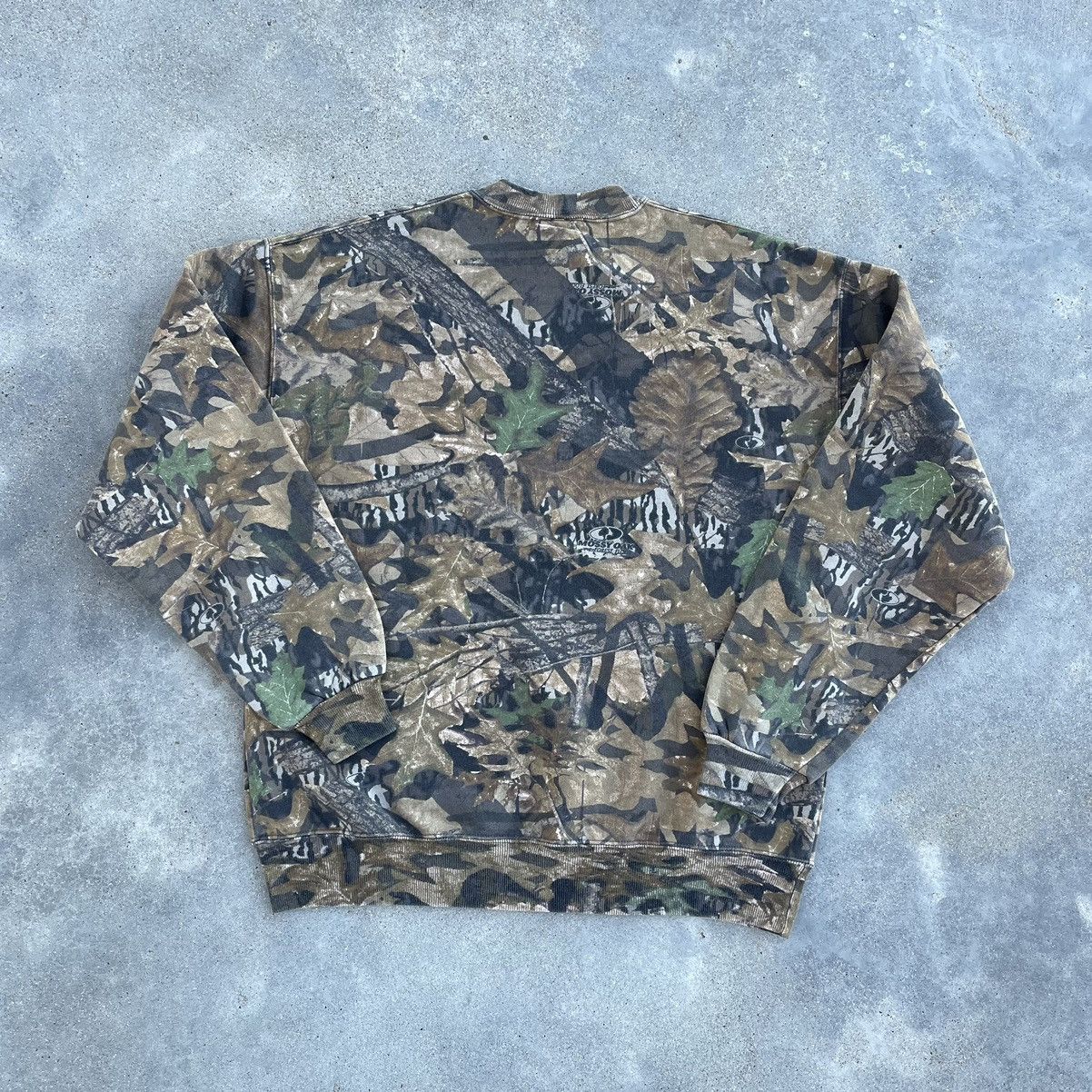 Japanese Brand × Vintage Crazy vintage 90s Realtree camo grunge crewneck sweatshirt Size US L / EU 52-54 / 3 - 5 Thumbnail