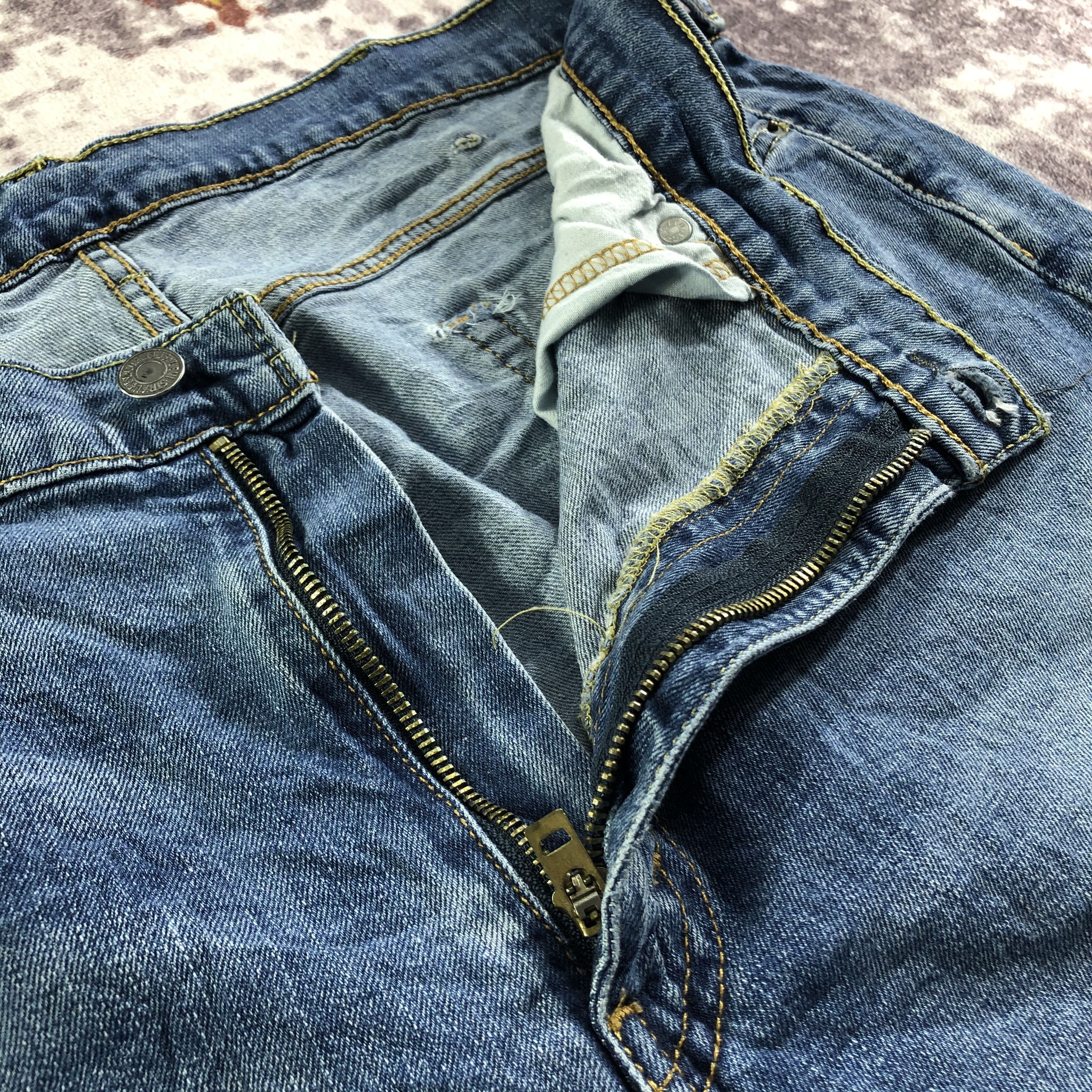 Levi's × Vintage Vintage Blue Wash Levis 514 Jeans-JM3512 Size US 37 - 8 Thumbnail