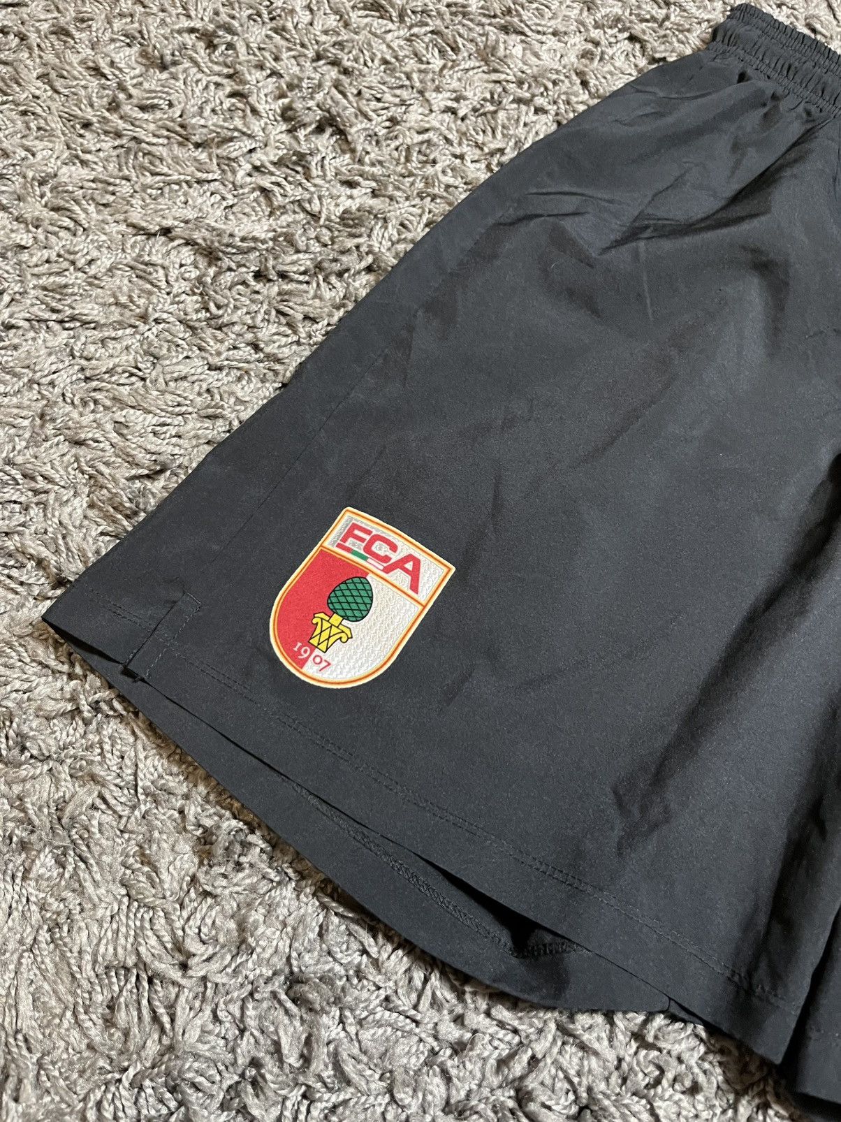 Nike NIKE FOOTBALL AUSBURG SOCCER SHORTS #36 PLAYER VERSION Size US 36 / EU 52 - 2 Thumbnail