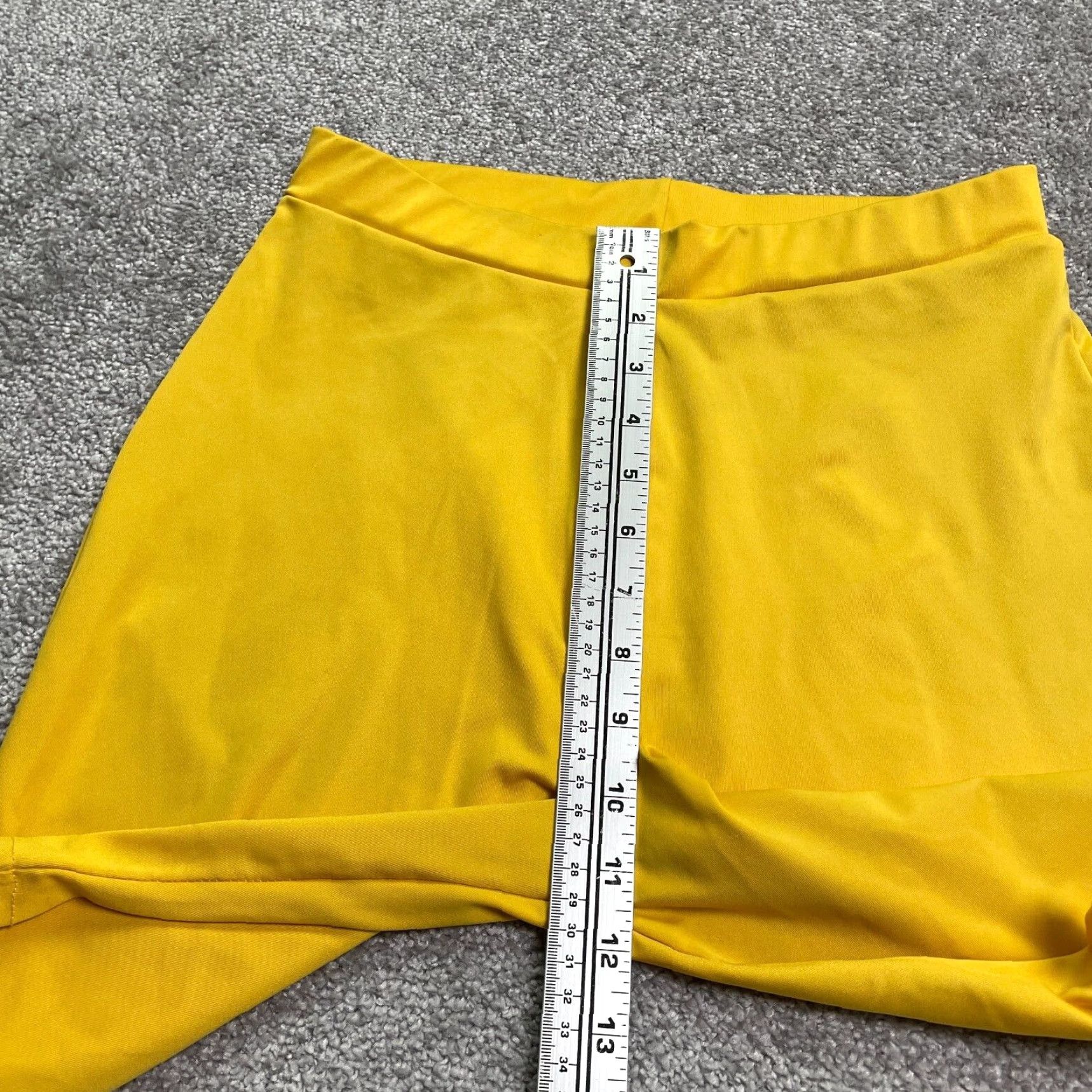 Vintage Unbranded Yellow Casual Bike Shorts Womens M Regular 28 Inseam 8.5 in Compression Breathable Lightweight Size 32" / US 10 / IT 46 - 7 Thumbnail