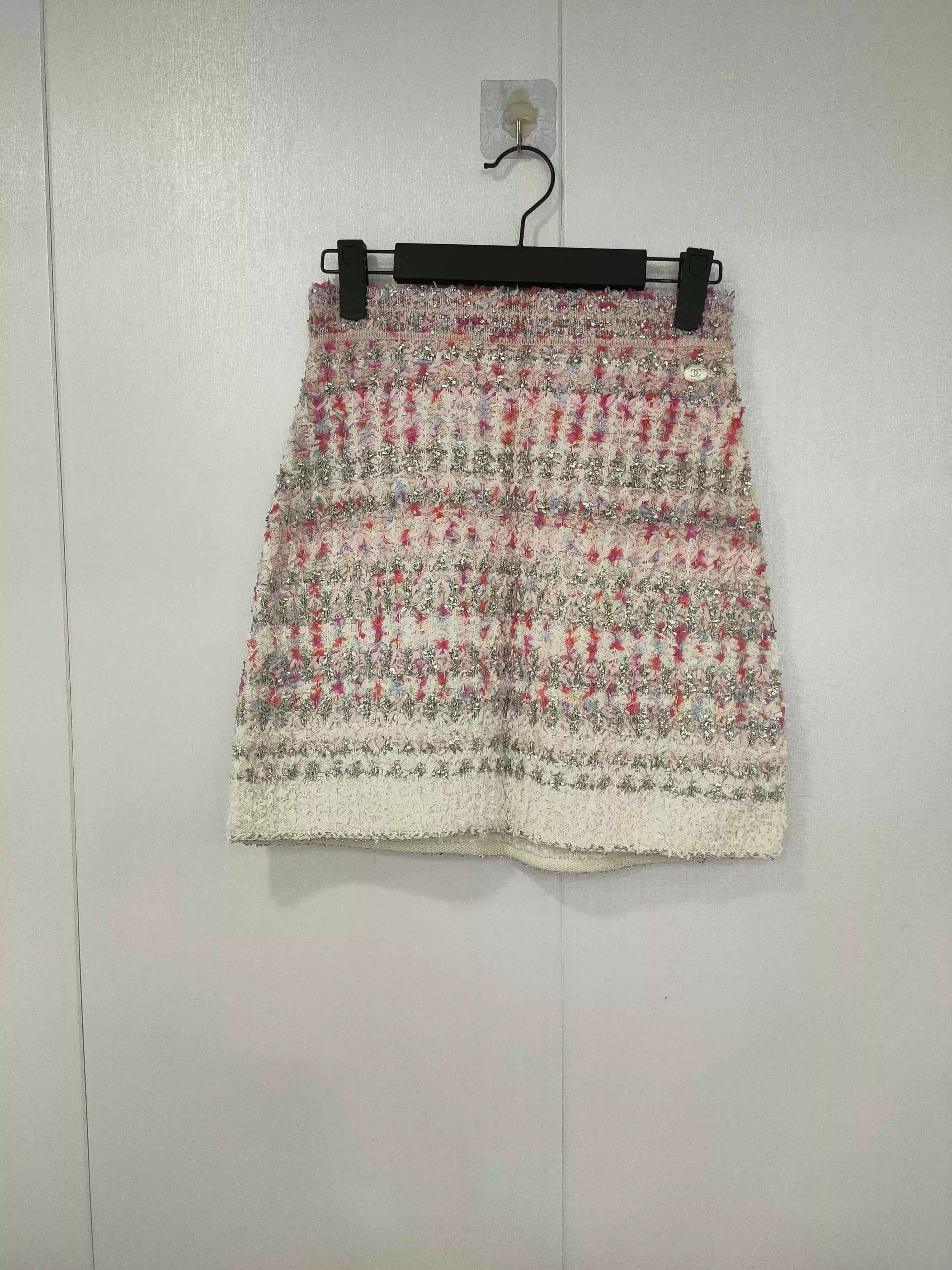 Chanel Chanel Pink Gradient Sequin Skirt - dmc Size US 26 / EU 42 - 1 Thumbnail