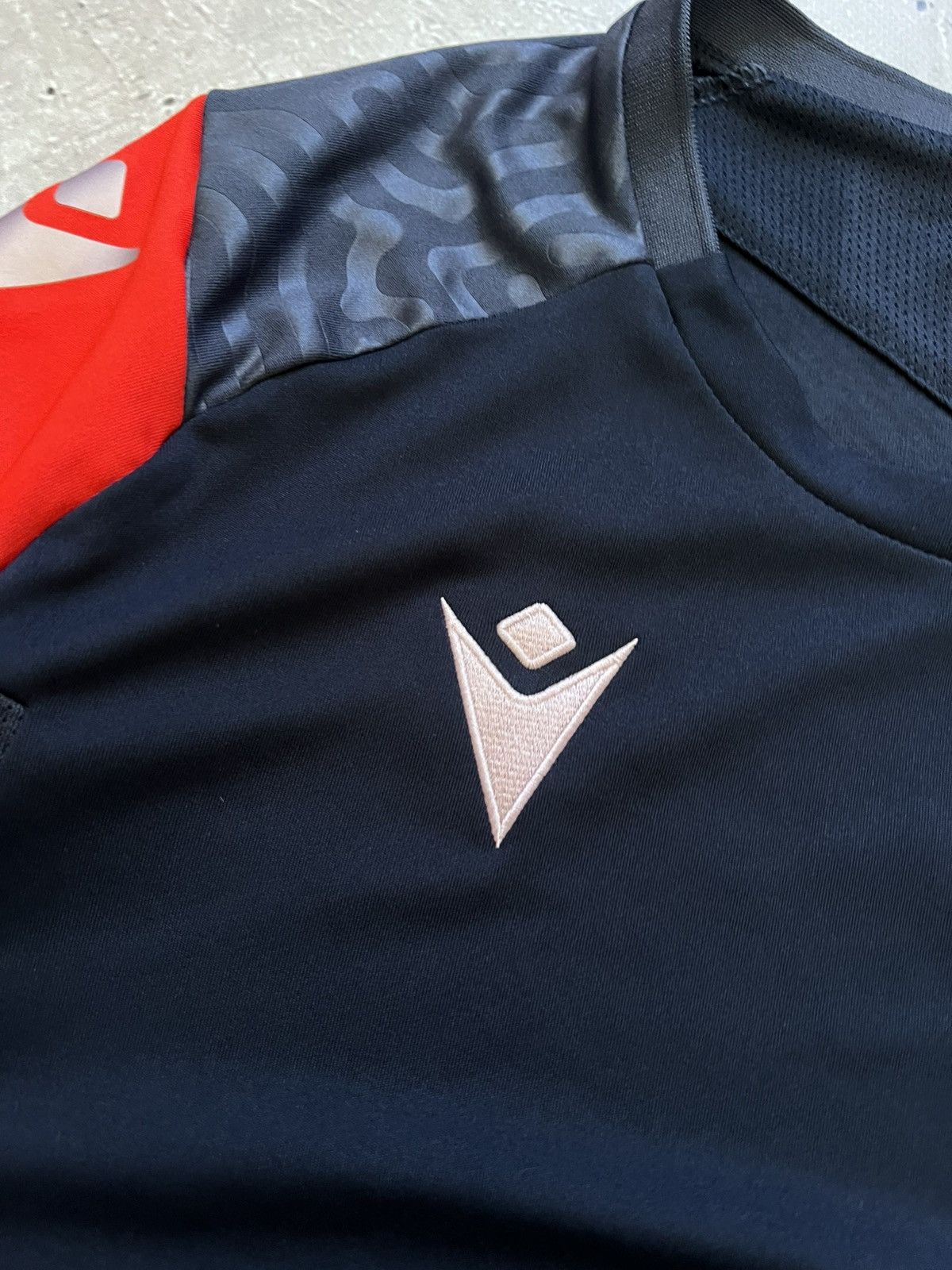 Macron FC Basel T-Shirt Macron 2023-24 Rare Training Jersey Size L Size US L / EU 52-54 / 3 - 4 Thumbnail