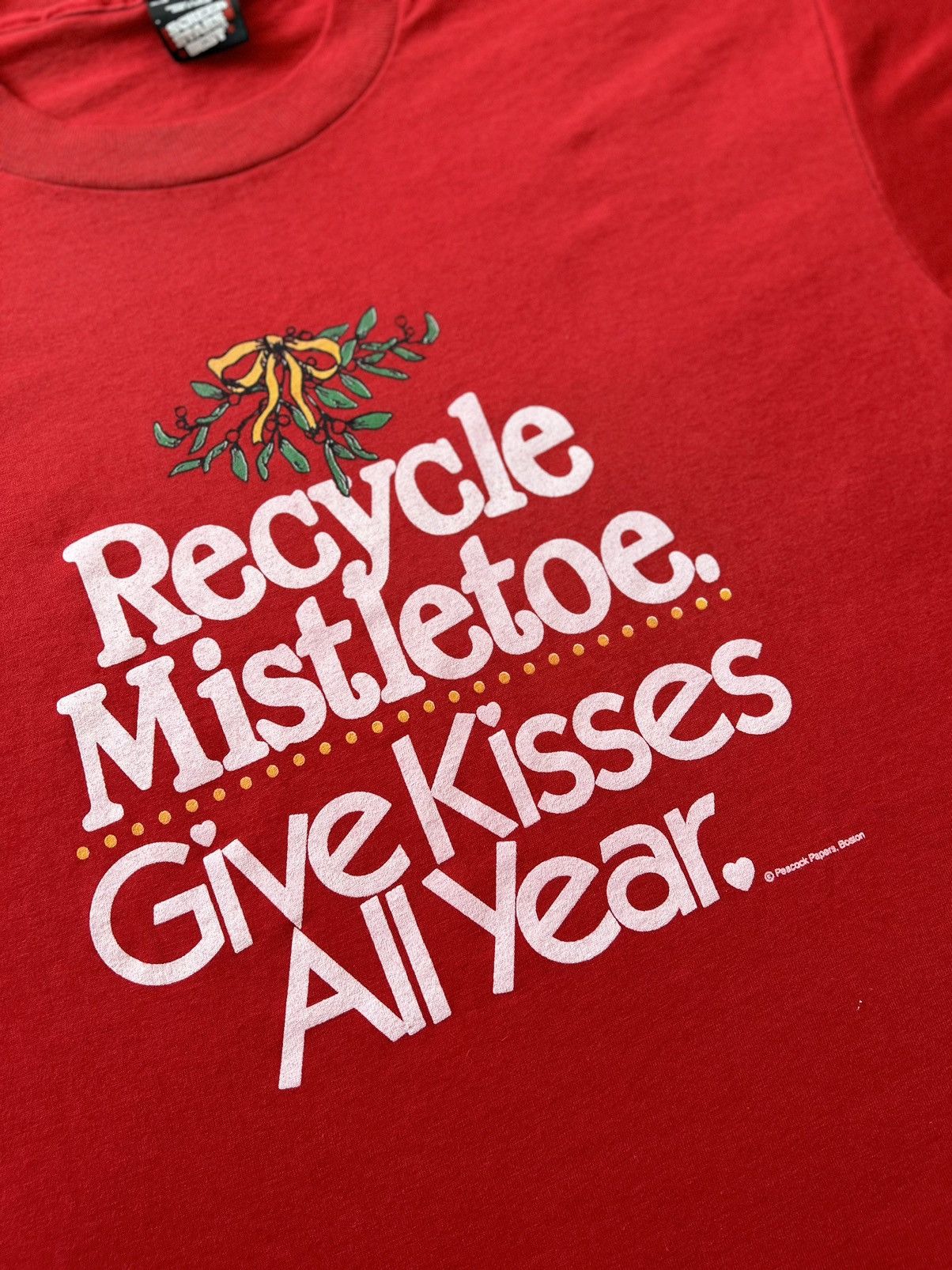 Vintage Recycle Mistletoe Give Kisses All Year Single Stitch Tee Size US XL / EU 56 / 4 - 4 Thumbnail