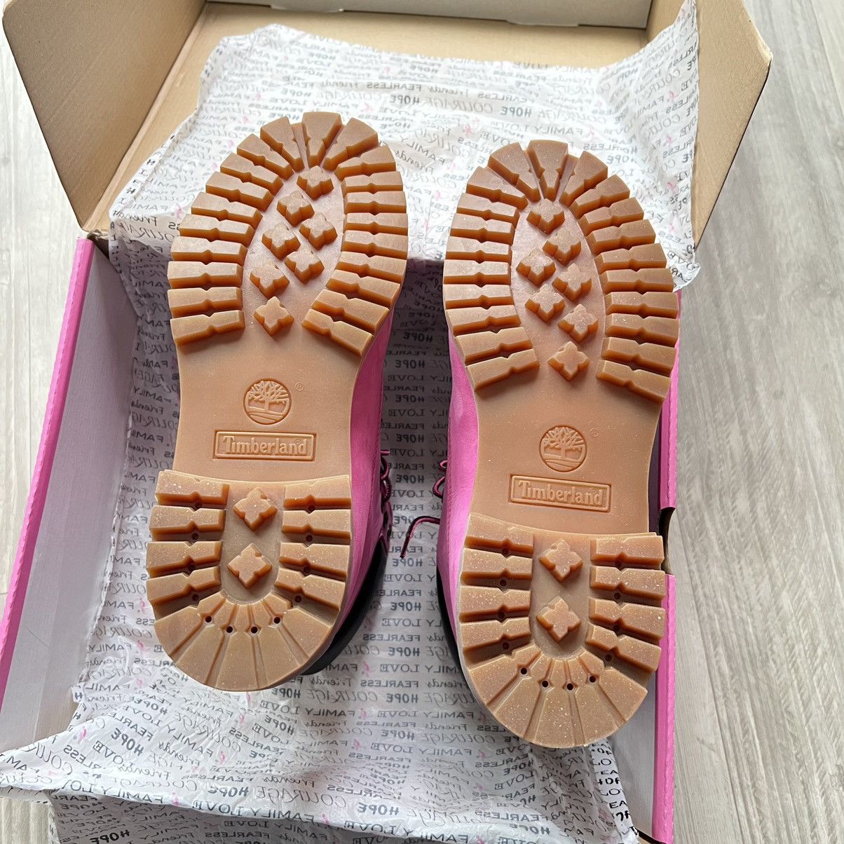 Timberland Timberland ‘Breast Cancer Awareness’ Boots Size US 10 / EU 43 - 14 Thumbnail