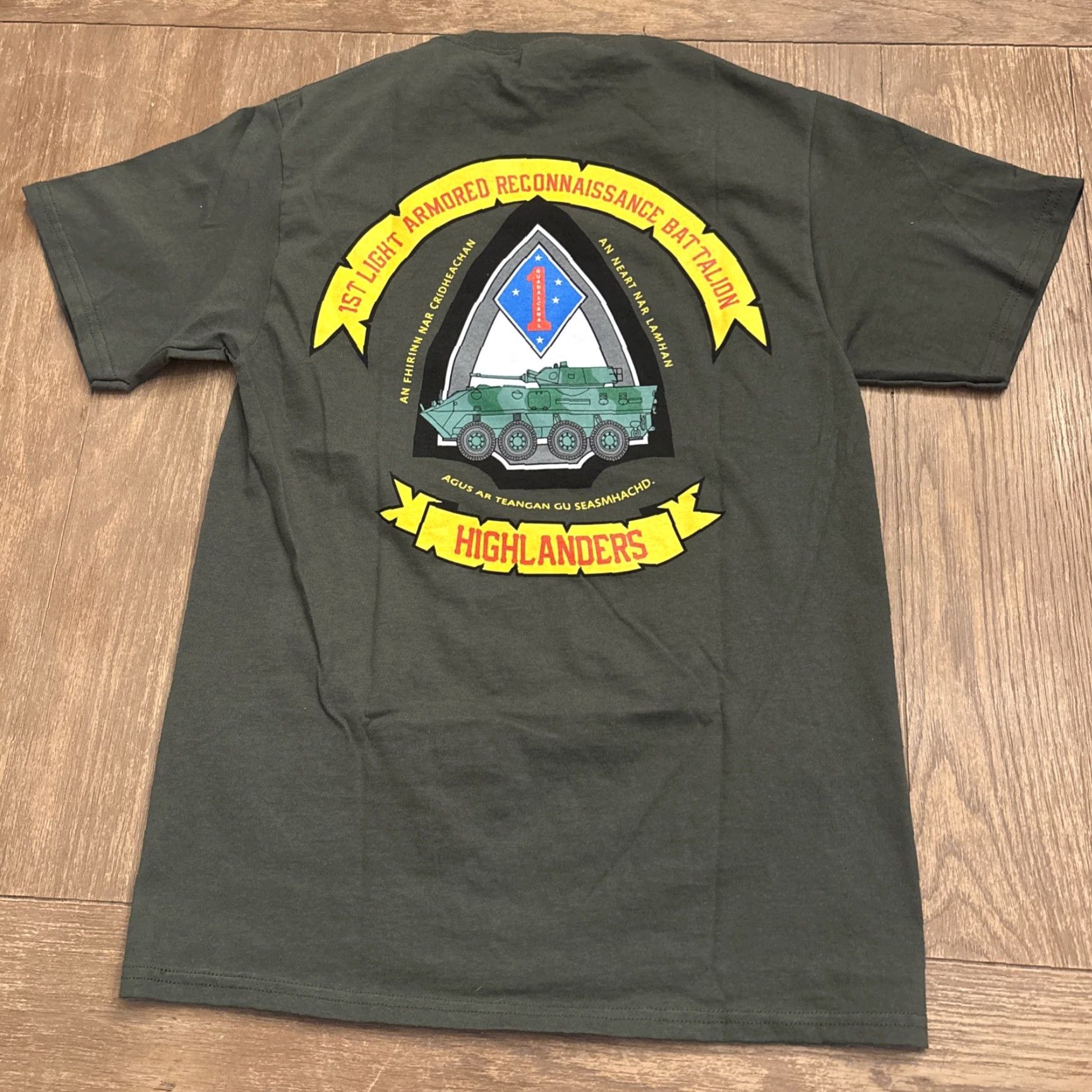 Port & Company VTG Highlanders T Shirt Green 1st Light Armored Reconnaissance Sz S Short Sleeve Port & Company Military Men Regular Size S Size US S / EU 44-46 / 1 - 4 Thumbnail