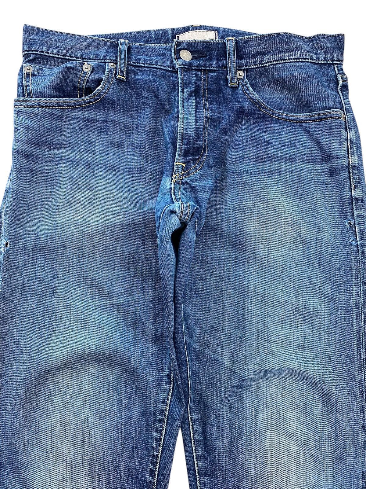 Uniqlo Uniqlo Blue Wash Whiskered Style Straight Leg Jeans Size US 32 / EU 48 - 2 Thumbnail