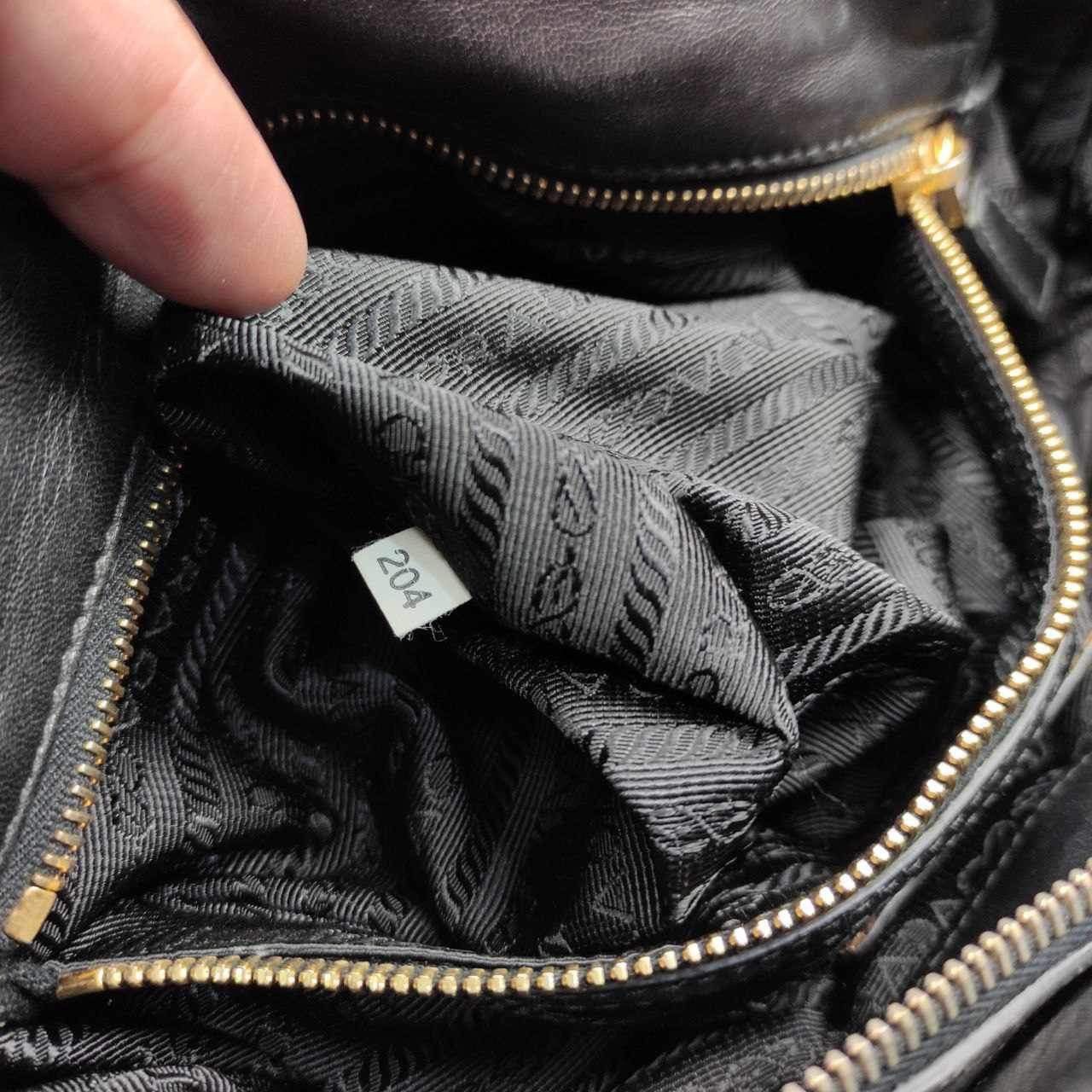 Prada AUTHENTIC PRADA TESSUTO NYLON GAUFRE 2 WAYS SHOULDER BAG Size ONE SIZE - 13 Thumbnail