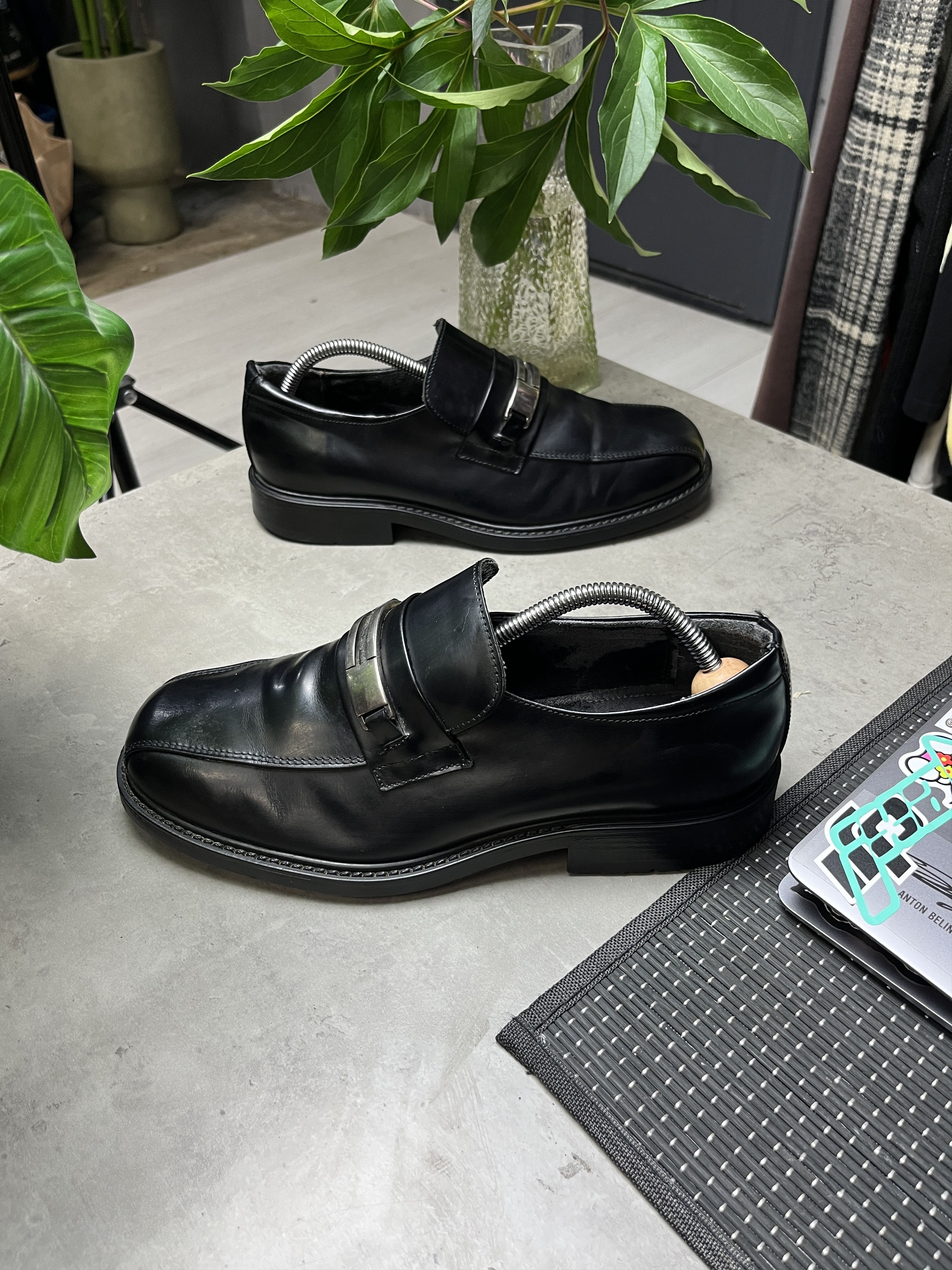 Michael Kors 1990s MICHAEL K. BLACK LEATHER METAL BIT LOAFERS - 5105 Size US 9 / EU 42 - 2 Thumbnail