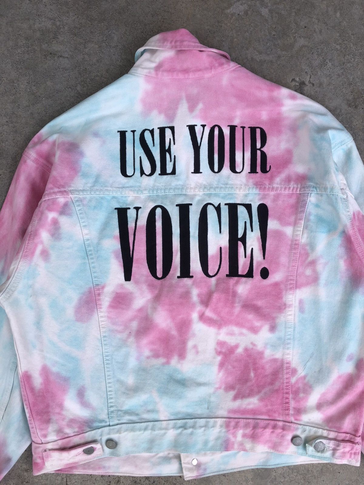 Levi's Levi’s Rainbow Embroidered Denim Jacket Size US M / EU 48-50 / 2 - 9 Thumbnail