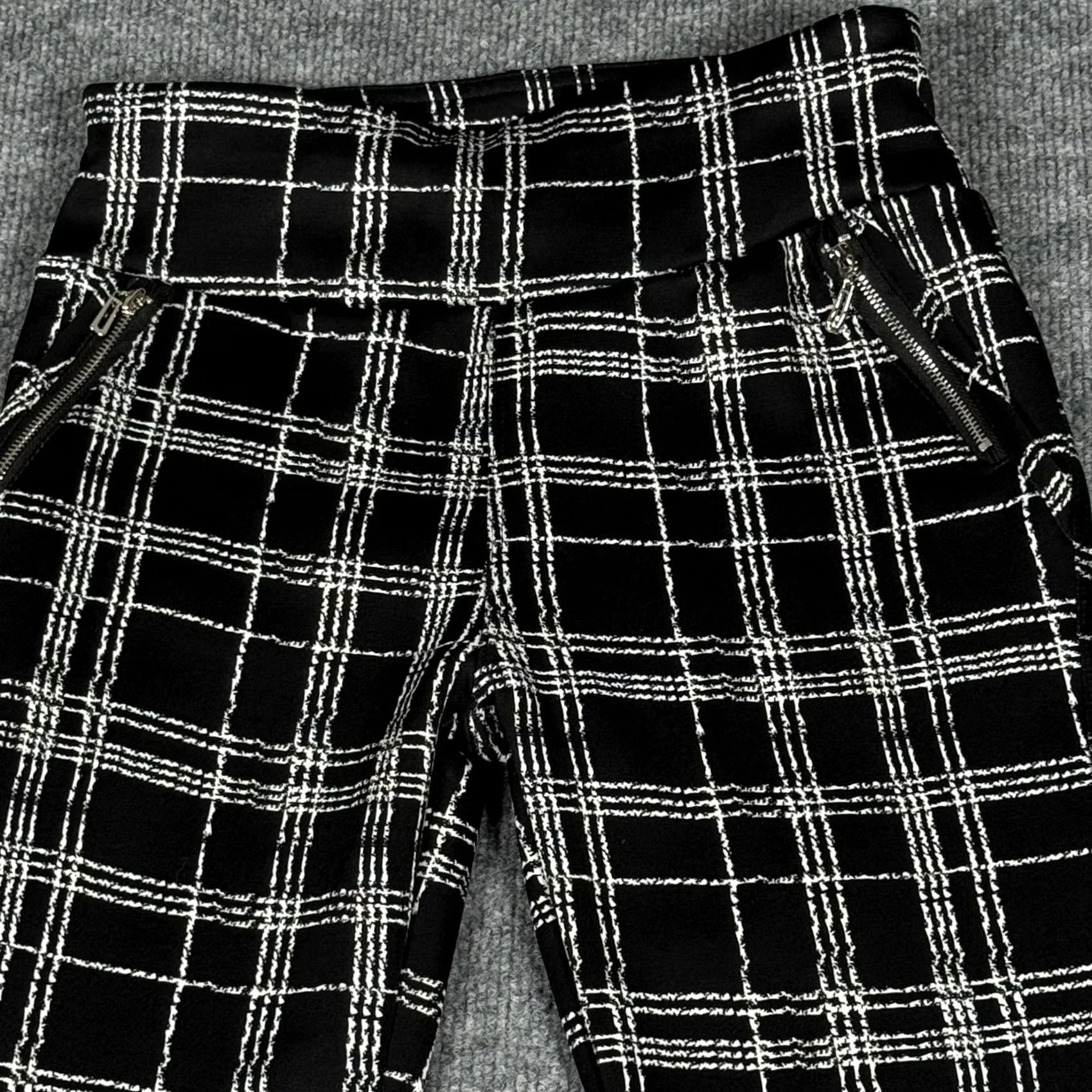 Vintage ShoSho Pants Womens Small Black White Plaid Skinny Stretch Zip Pockets Leggings Size 28" / US 6 / IT 42 - 3 Thumbnail