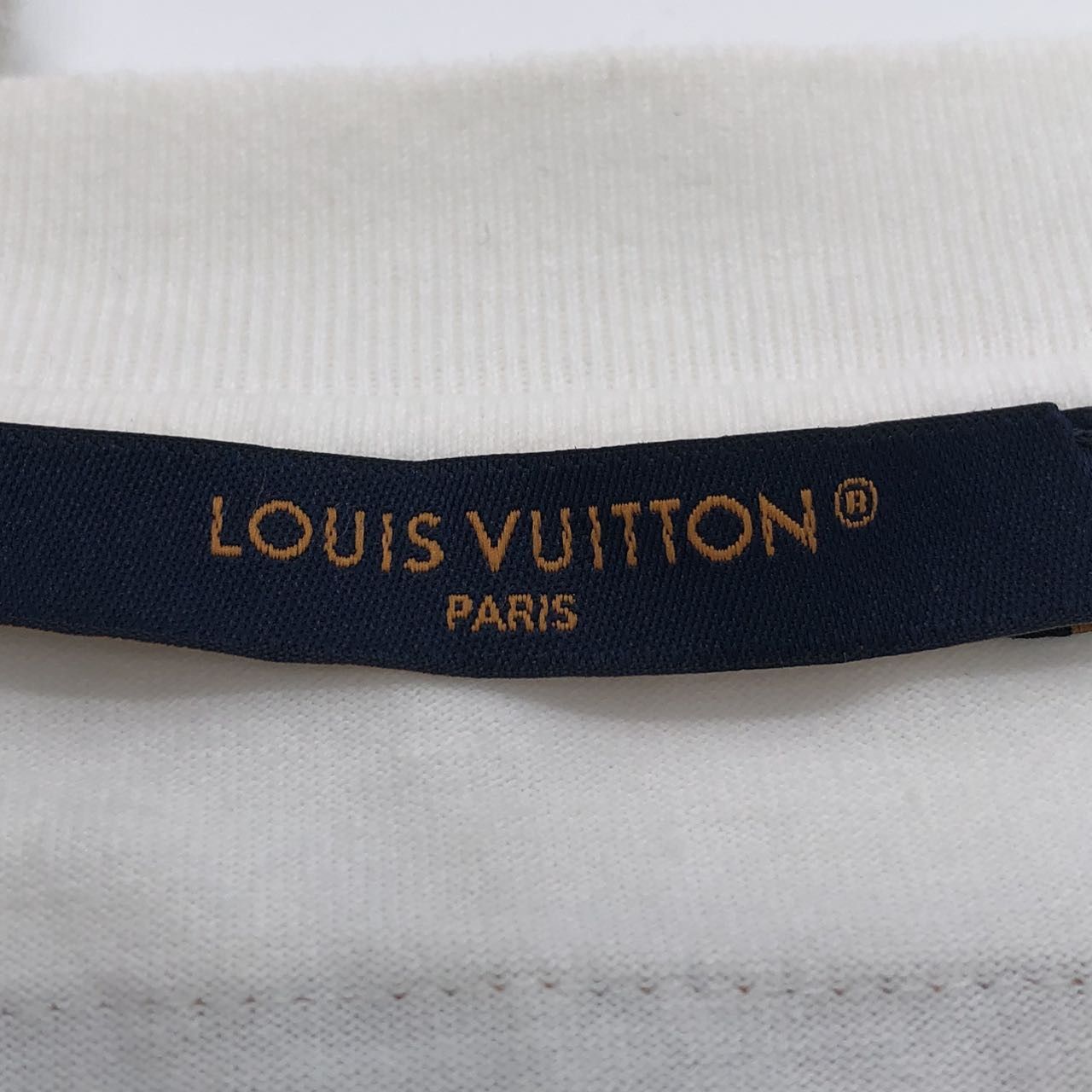 Louis Vuitton Louis Vuitton Logo Casual Short Sleeve T-shirt K26WX Size US S / EU 44-46 / 1 - 5 Thumbnail