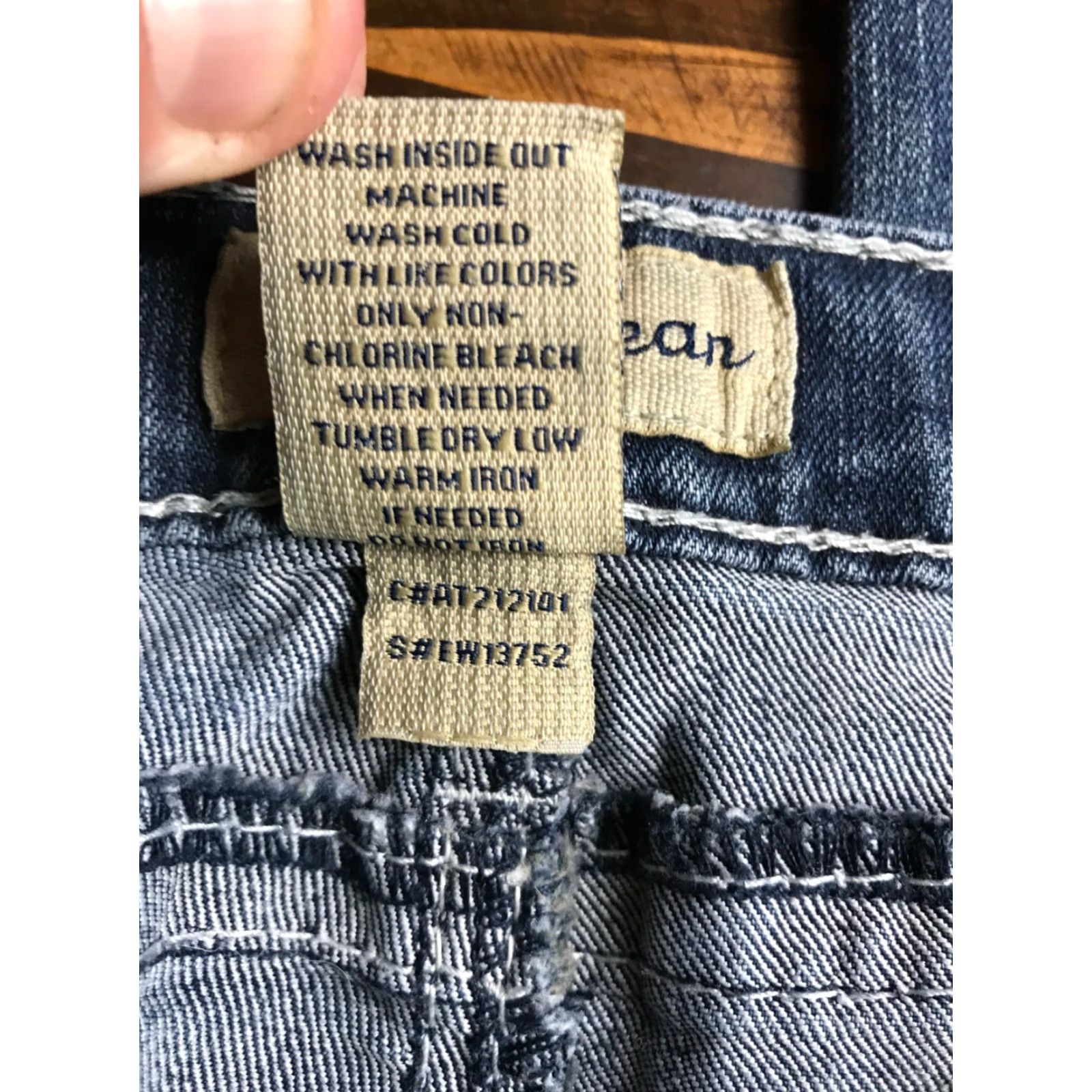 Vintage Earl Jean Jeans Women's Size 8 Blue Denim Jeweled Straight Leg Pockets Mid Rise Regular Fit Size 30" / US 8 / IT 44 - 8 Thumbnail