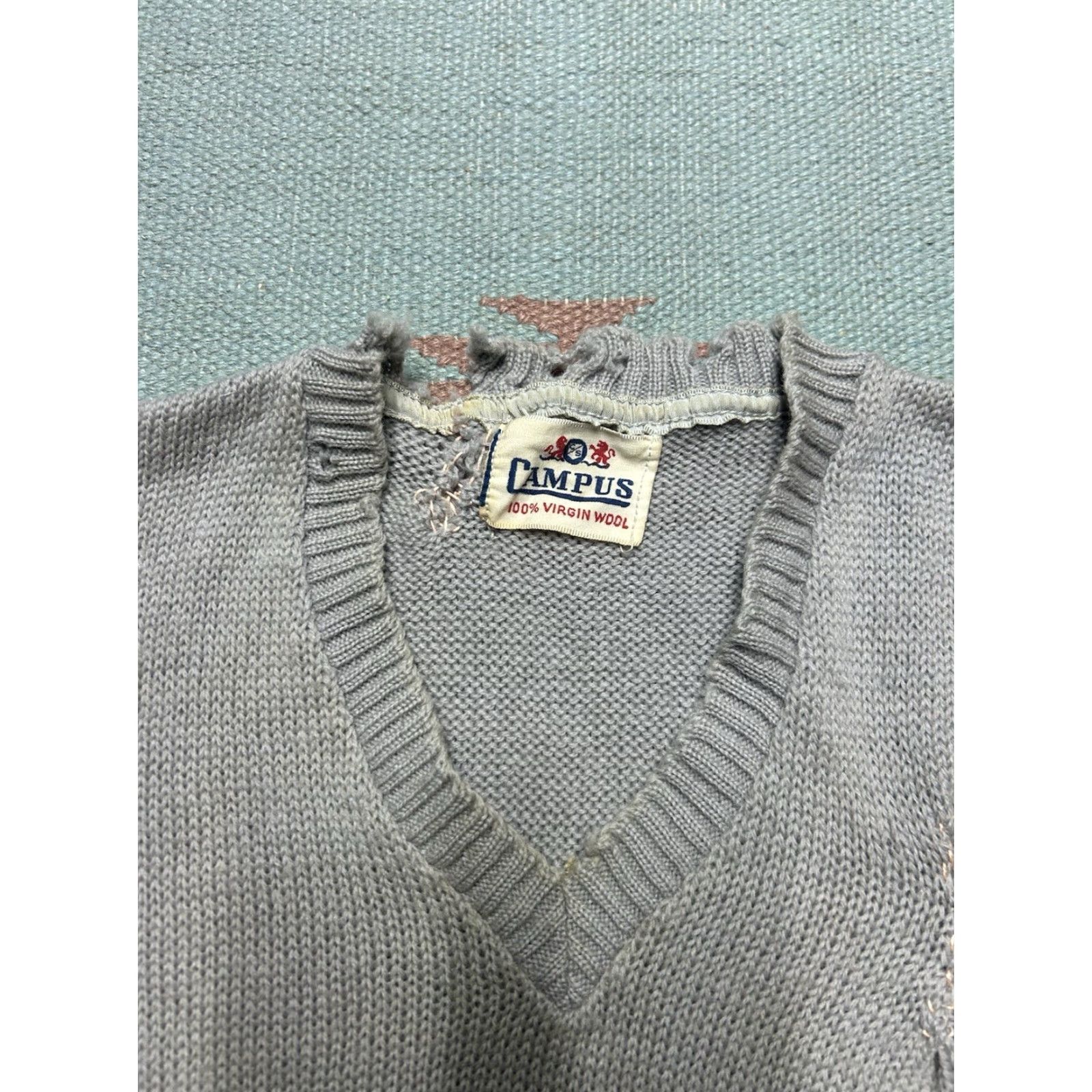 Vintage VINTAGE Campus Wool Knit Sweater Pullover Mens XS/S 40s 50s Distressed Repaired Gray Knit Shirt? Size US S / EU 44-46 / 1 - 6 Thumbnail