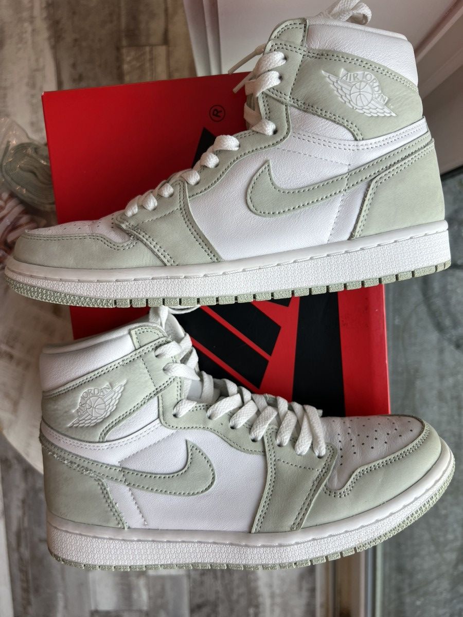 Jordan Brand Jordan 1 High Seafoam Sneakers Size 8.5w 7y Size US 8.5 / IT 38.5 - 6 Thumbnail