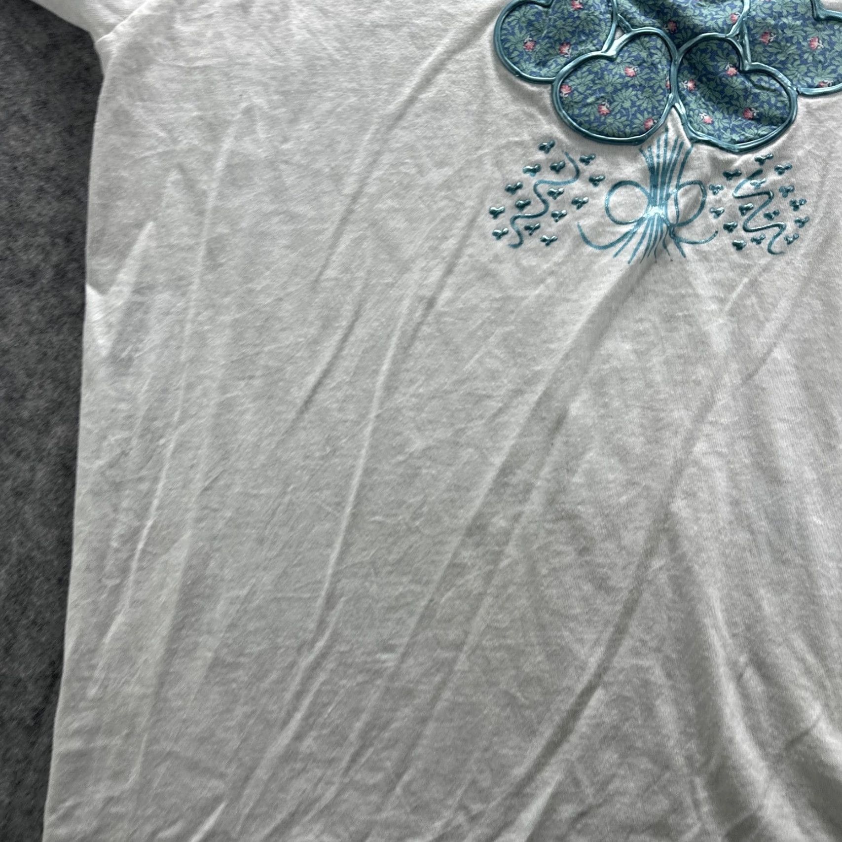 Vintage VINTAGE Screen Stars Best Shirt Mens L White Heart Bouquet Graphic 90s T-Shirt Size US L / EU 52-54 / 3 - 4 Thumbnail