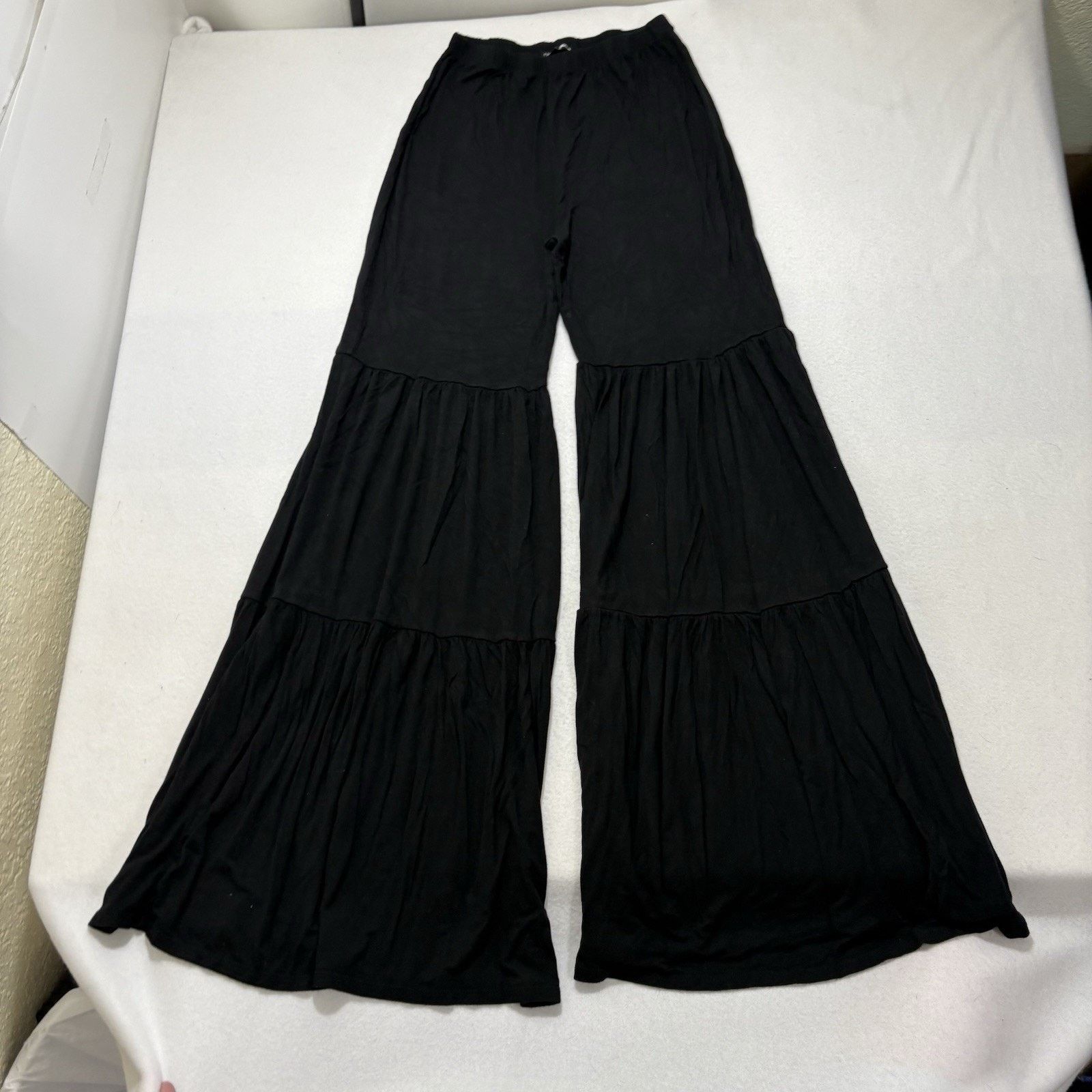 Other Fashion Nova Medium Wide/Flared Leg Pants Black Trousers Size 32" / US 10 / IT 46 - 1 Thumbnail