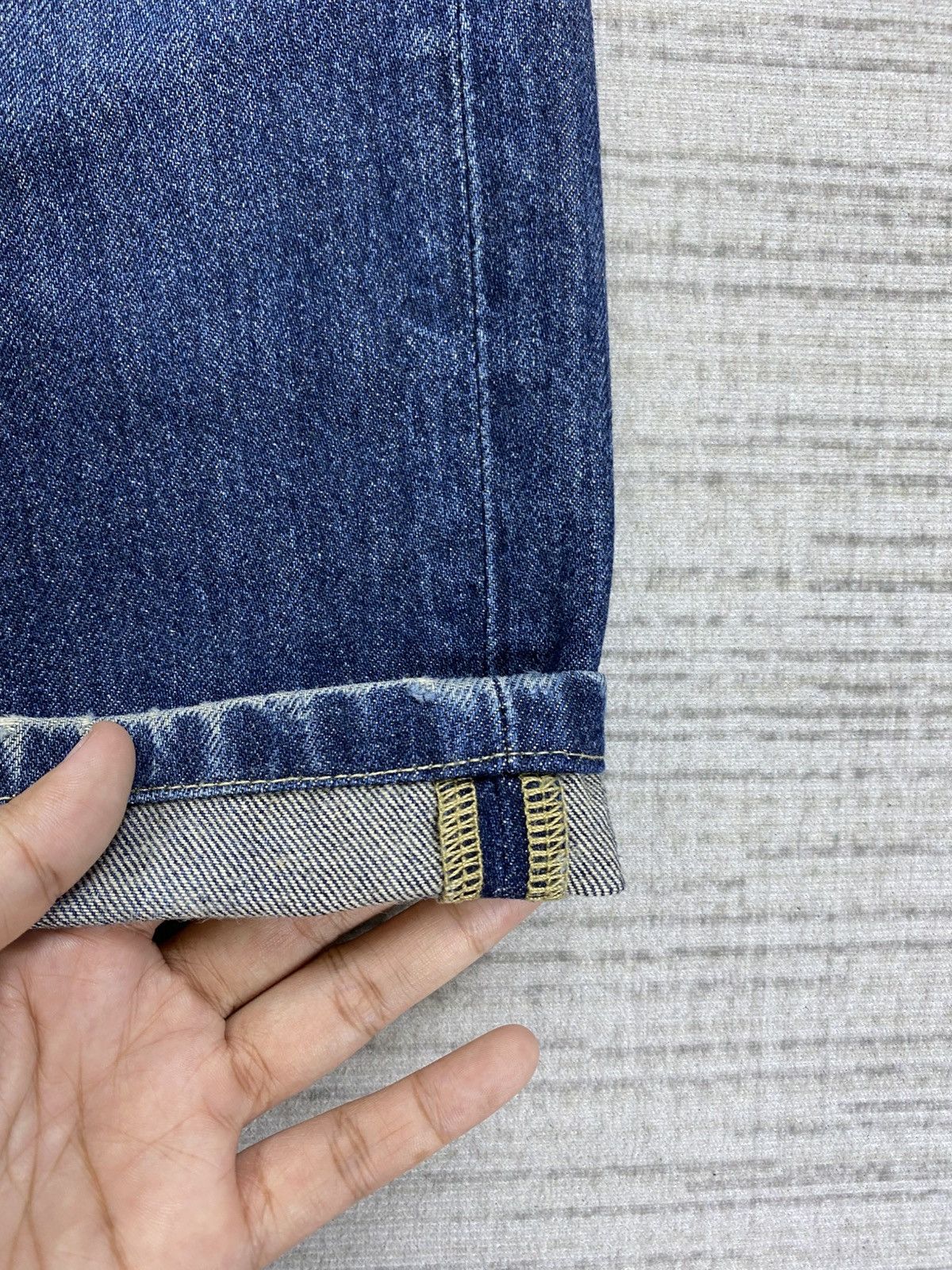 Japanese Brand × Uniqlo Vintage Uniqlo Big Size Denim Pants Size US 35 - 12 Thumbnail