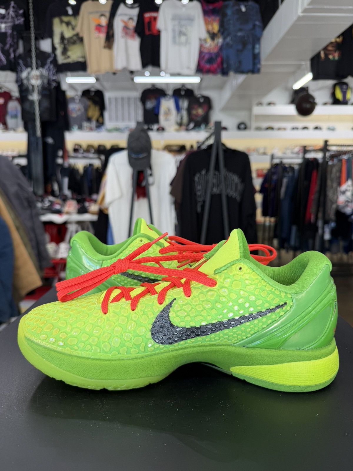 Nike Nike Kobe 6 Protro Grinch Size 9 (2020) Size US 9 / EU 42 - 4 Thumbnail