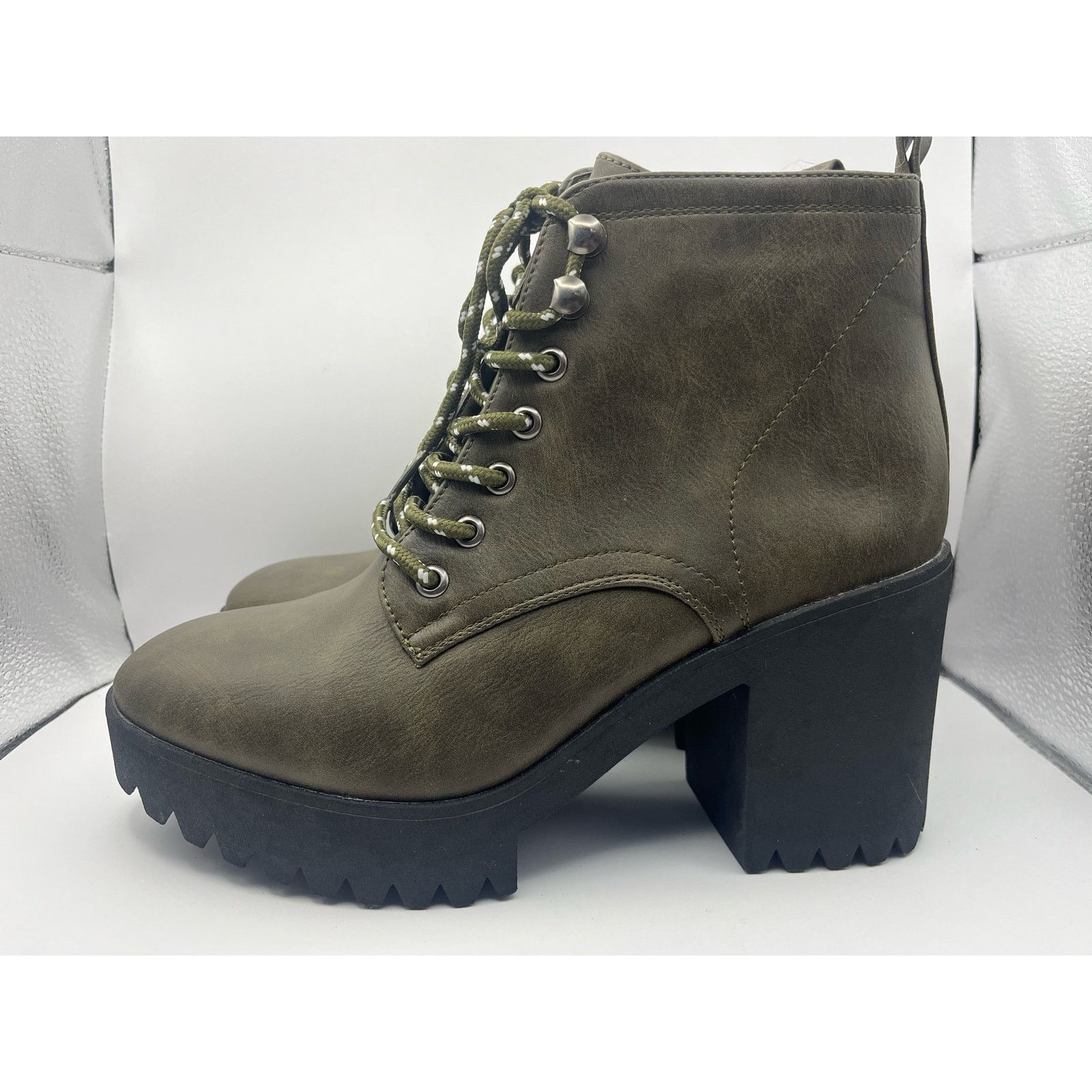 Seven 7 Seven7 Footwear Flatiron Platform Boot Women’s Size 9 Size US 9 / IT 39 - 2 Thumbnail