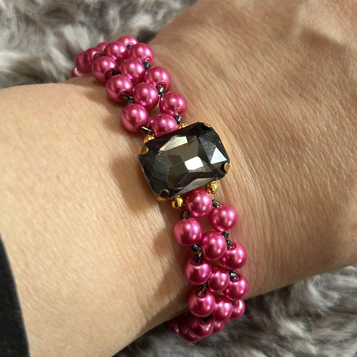 Handmade Handcrafted fuchsia pink Czech glass pearl rainbow bracelet Size ONE SIZE - 1 Thumbnail