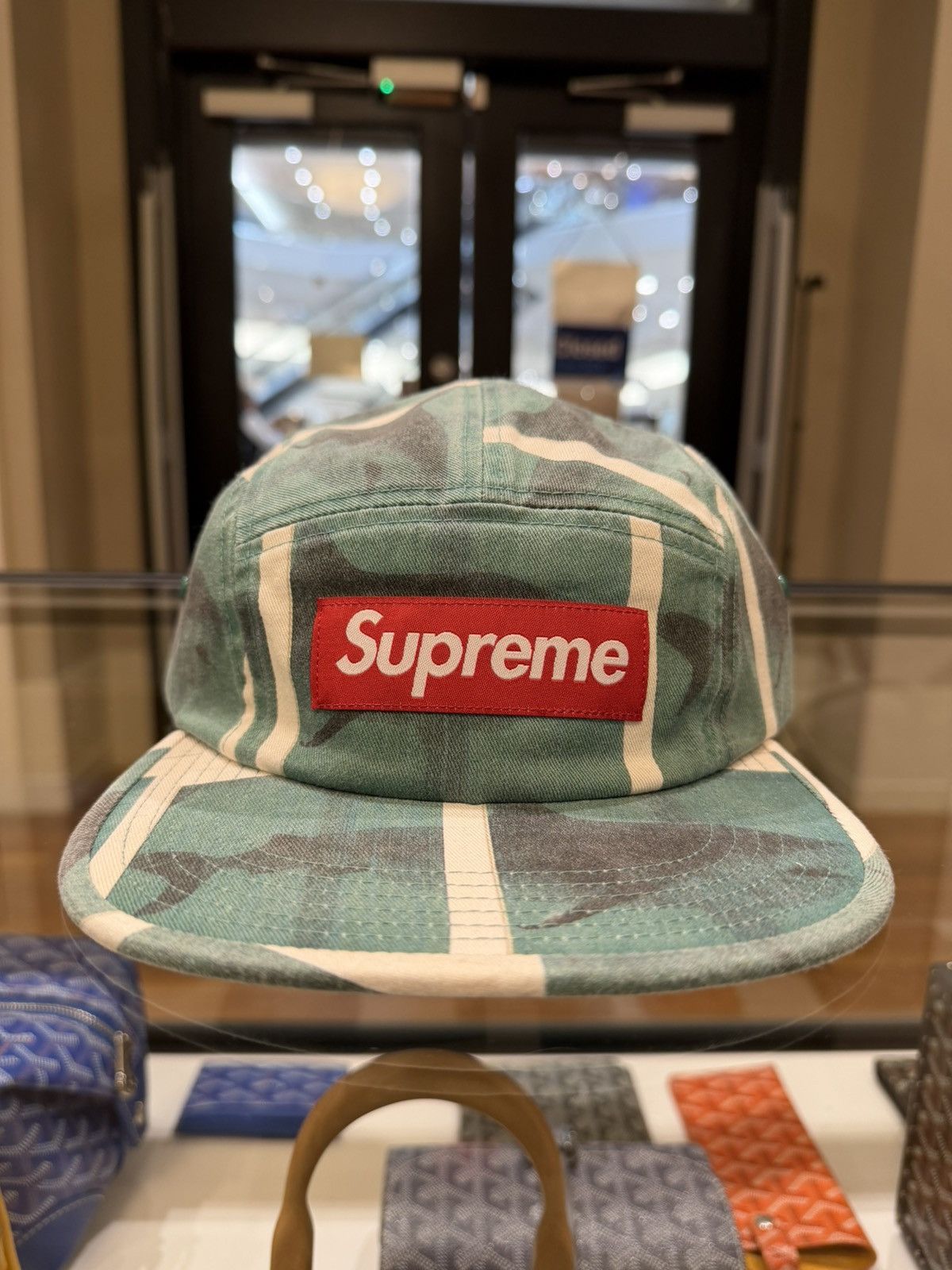Supreme Supreme Damien Hirst Shark Camp Cap Size ONE SIZE - 1 Thumbnail