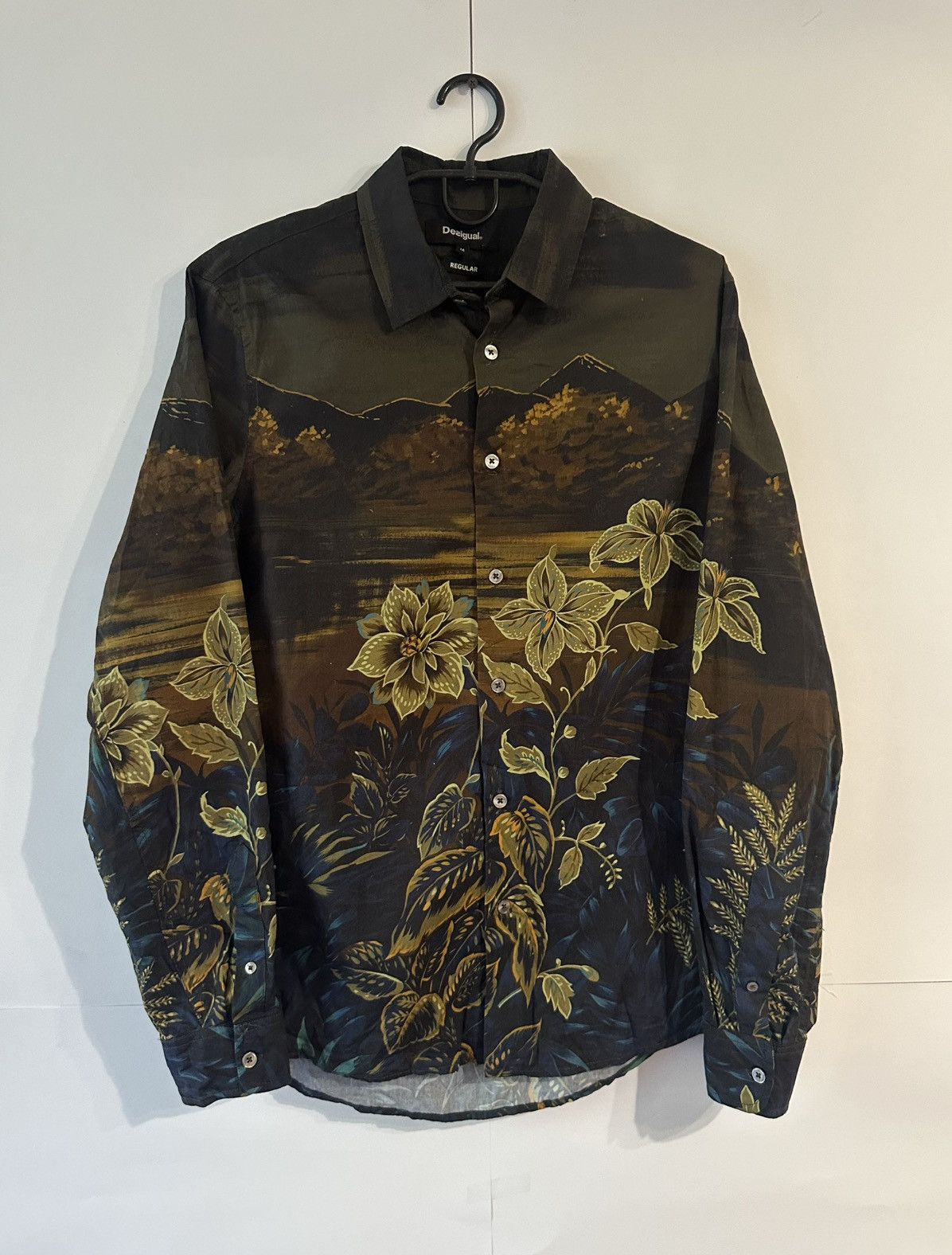 Desigual Desigual Floral & Mountain Print Long Sleeve Shirt Button Up Size US M / EU 48-50 / 2 - 1 Thumbnail