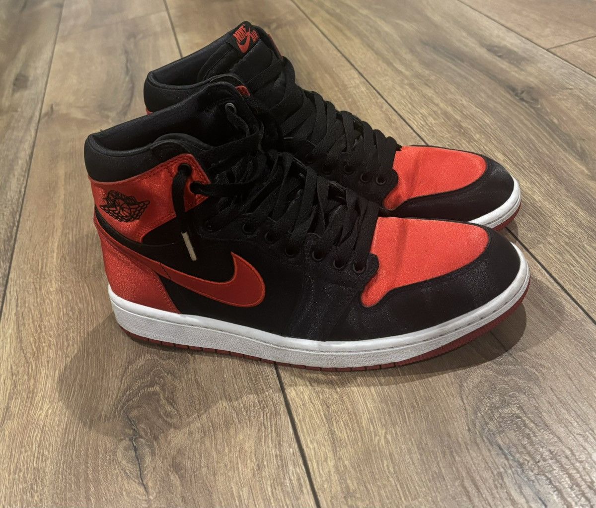 Nike Nike air jordan 1 high satin bred Size US 10.5 / EU 43-44 - 2 Thumbnail