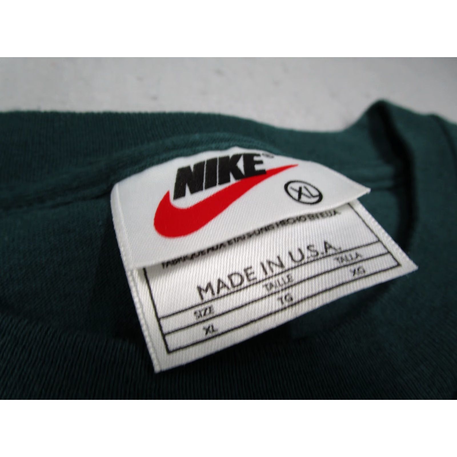 Nike VINTAGE Nike Shirt Mens Large Green Short Sleeve Crew Neck Circle Swoosh 90s Retro Made in USA Size US L / EU 52-54 / 3 - 2 Thumbnail