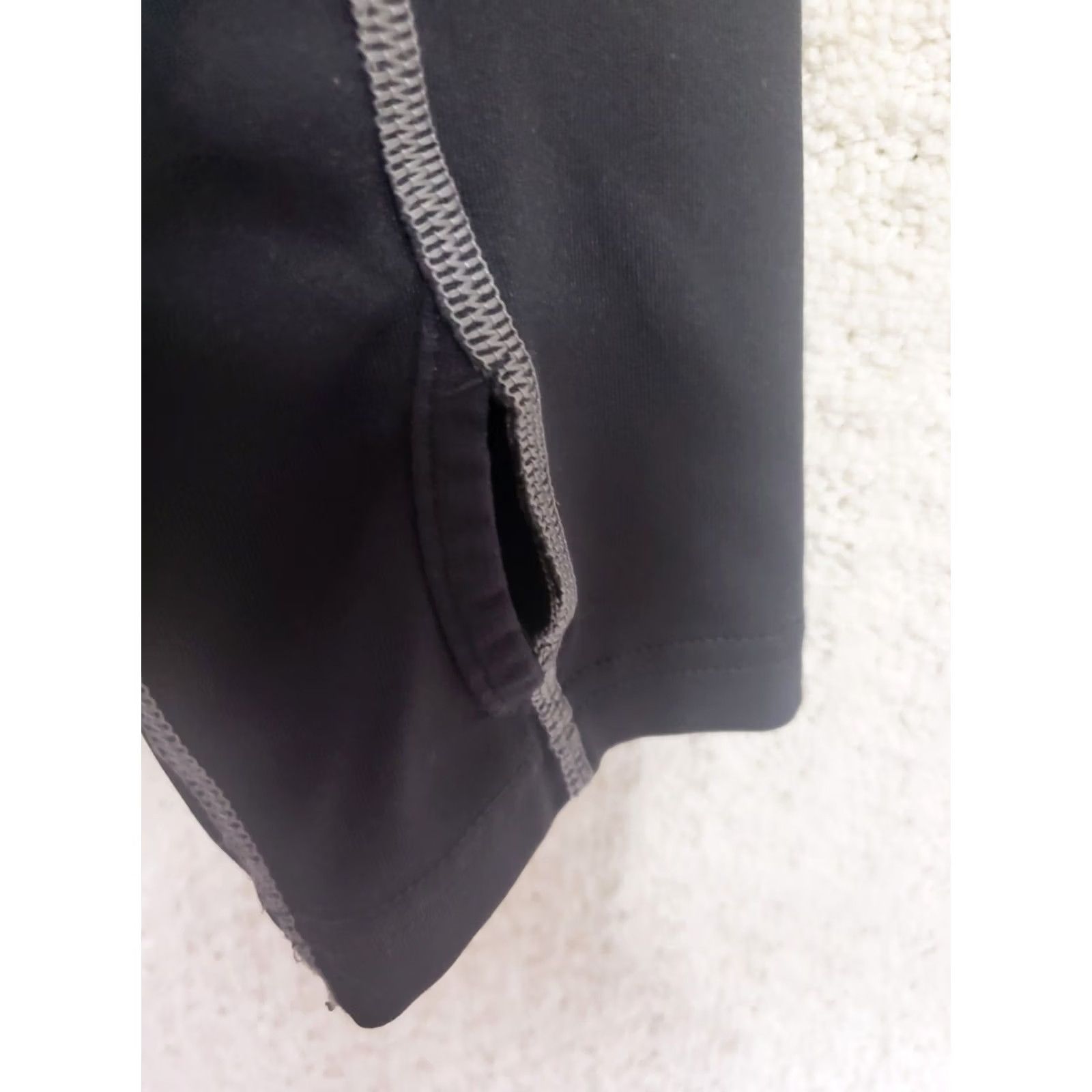 Under Armour Under Armour Shirt Men XL Black Mock Neck 1/4 Zip Long Sleeve ColdGear Thumb Hole Athletic Shirt Size US XL / EU 56 / 4 - 7 Thumbnail
