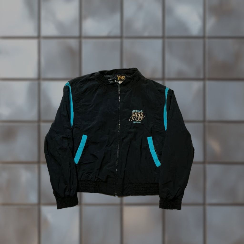 Vintage VINTAGE Le Jazz Shirt Windbreaker Zip Jacket Black Embroidered Long Beach Jazz Festival Sz. L Mens/Unisex 1990s Nylon Jacket Size US L / EU 52-54 / 3 - 1 Thumbnail